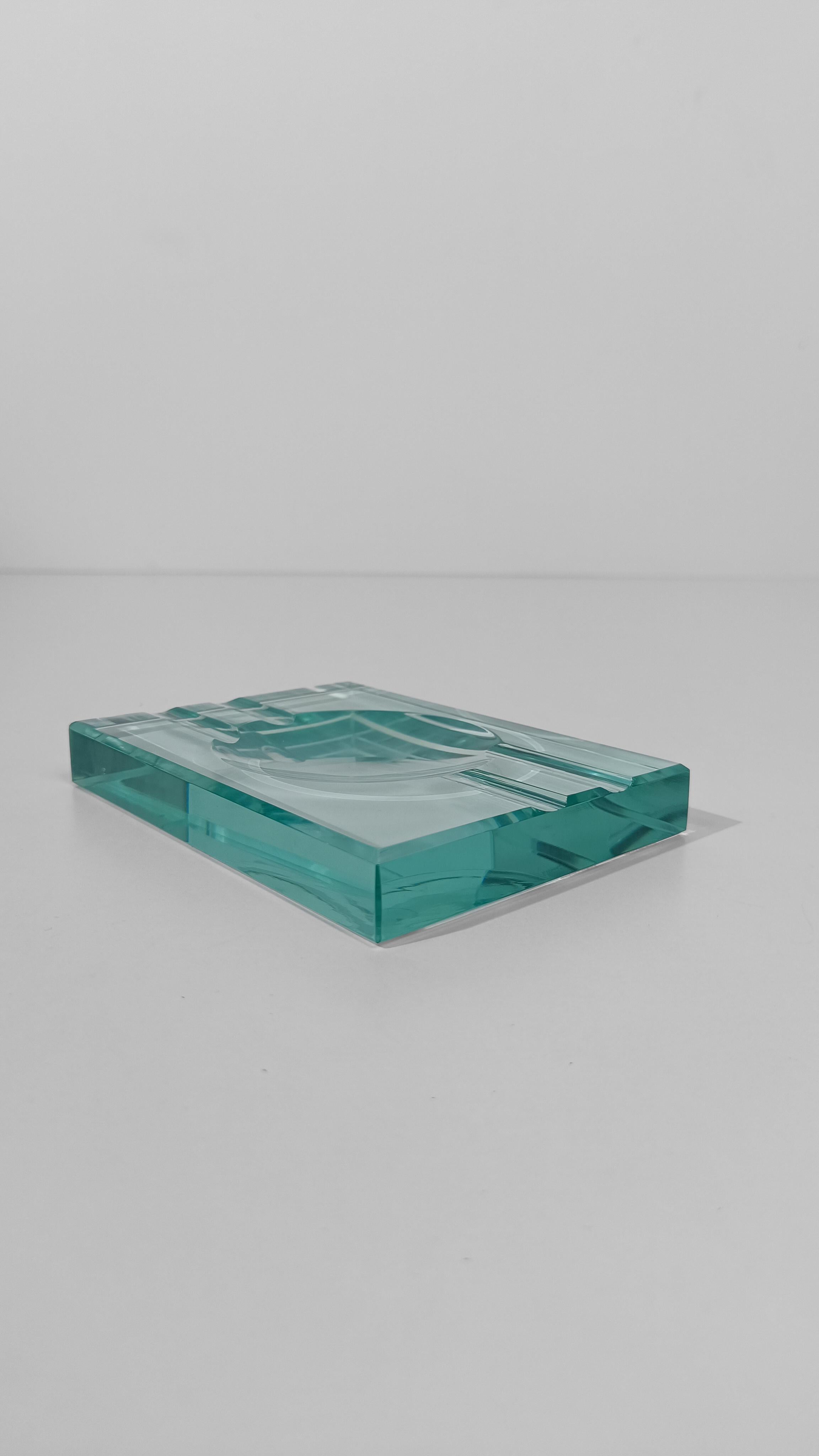 Cendrier italien vintage en verre vert nile biseauté attribué à Fontana Arte en vente 12