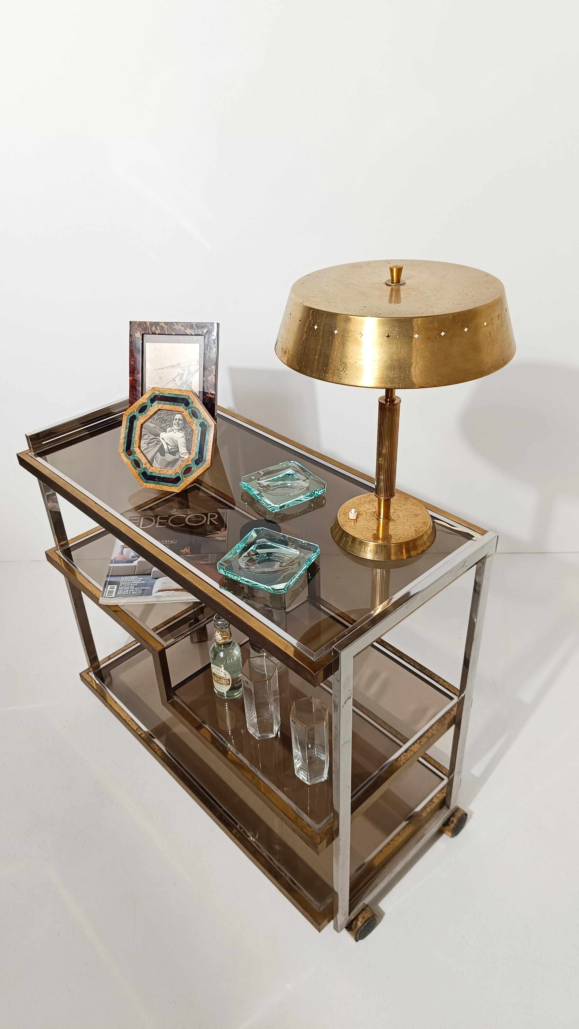 Mid-Century Modern Cendrier italien vintage en verre vert nile biseauté attribué à Fontana Arte en vente