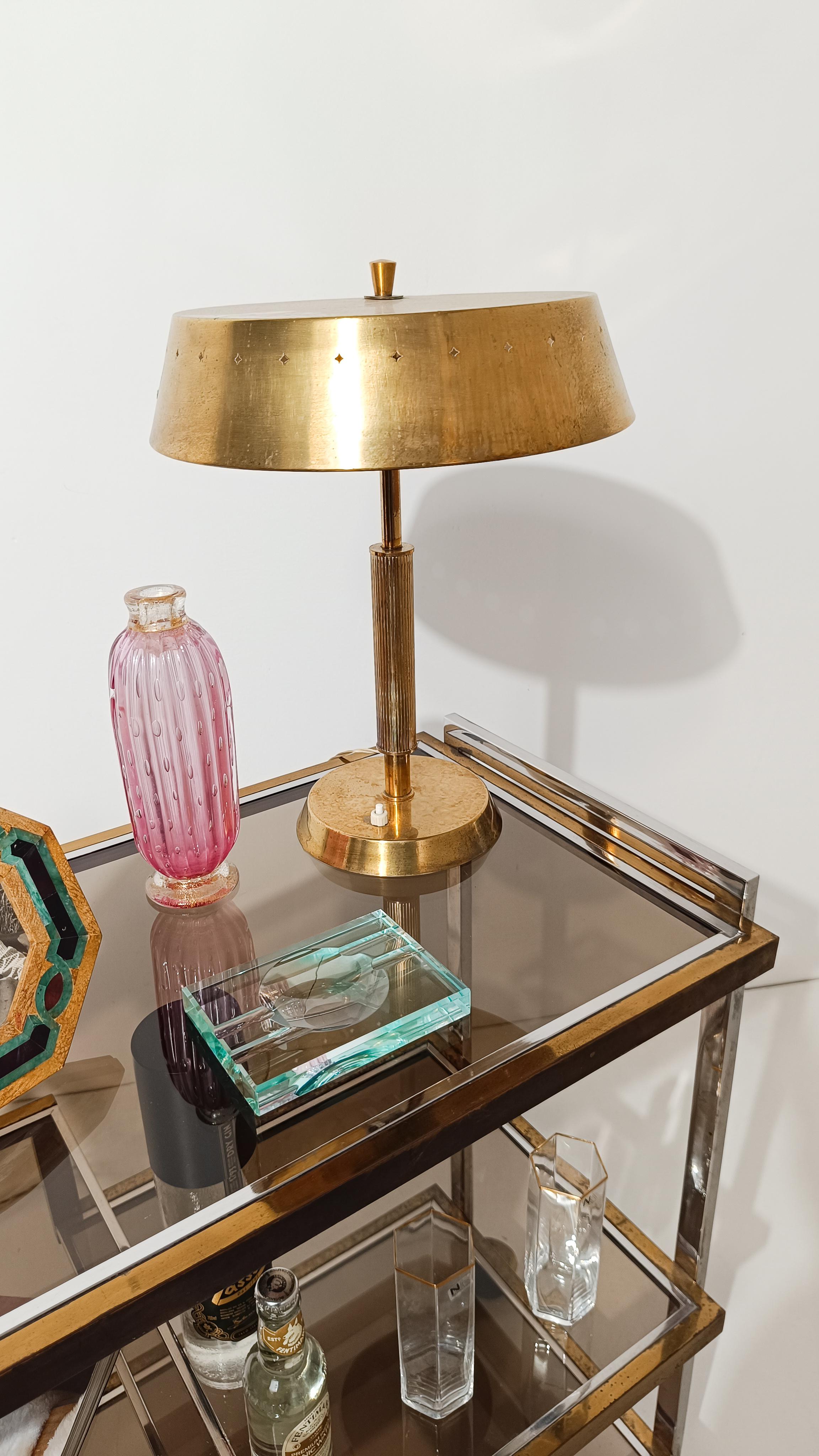 Cendrier italien vintage en verre vert nile biseauté attribué à Fontana Arte Bon état - En vente à Roma, IT