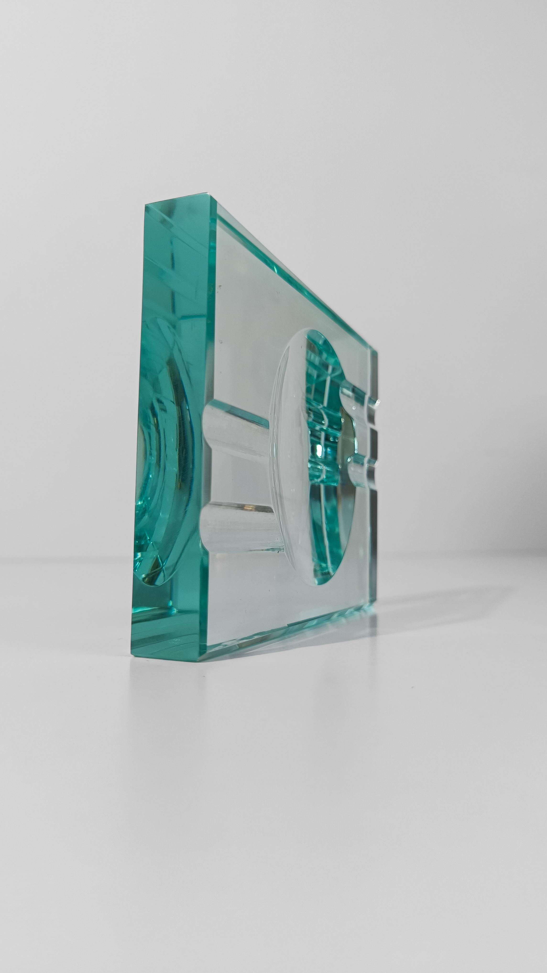 Verre Cendrier italien vintage en verre vert nile biseauté attribué à Fontana Arte en vente