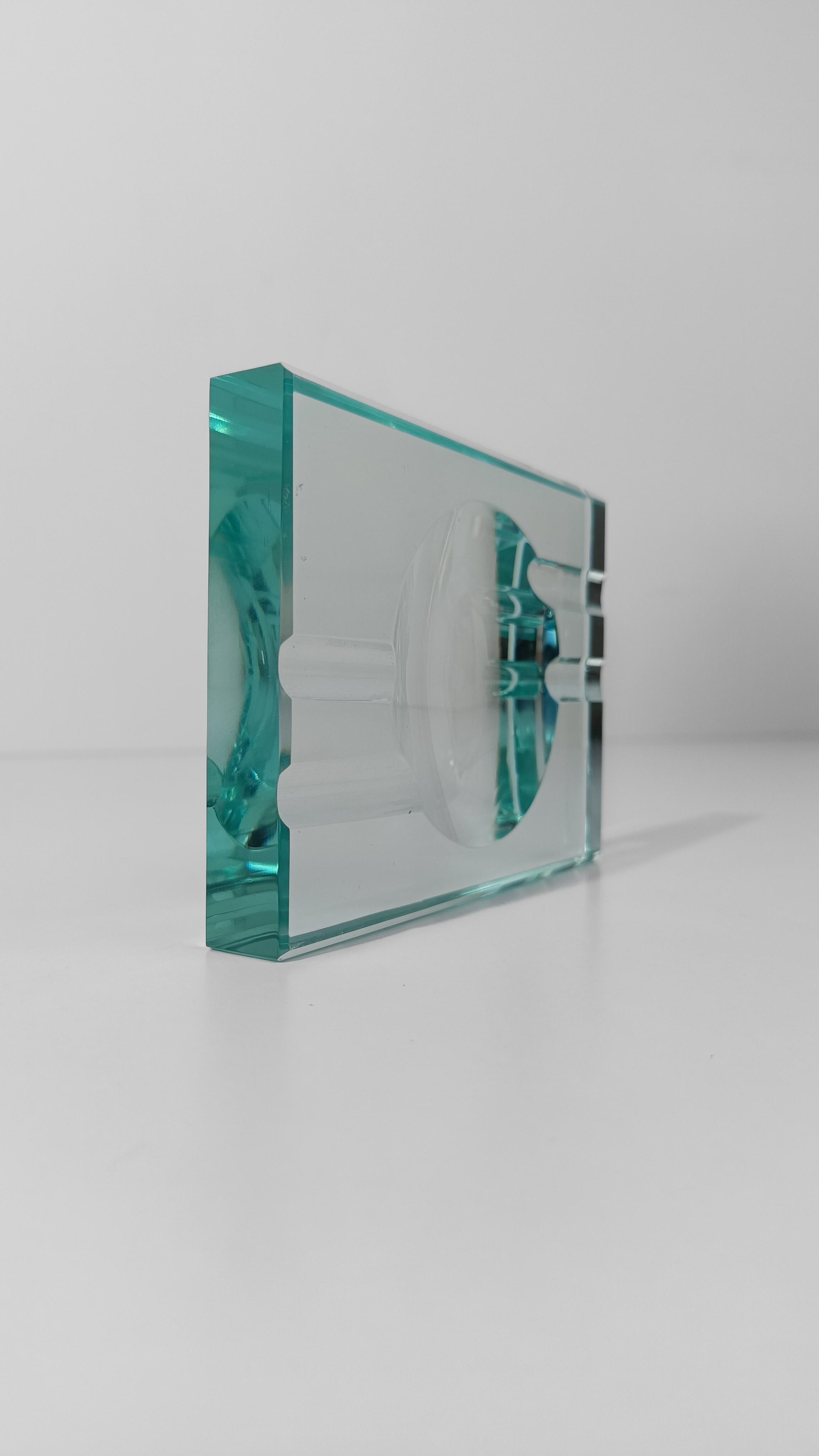 Cendrier italien vintage en verre vert nile biseauté attribué à Fontana Arte en vente 1