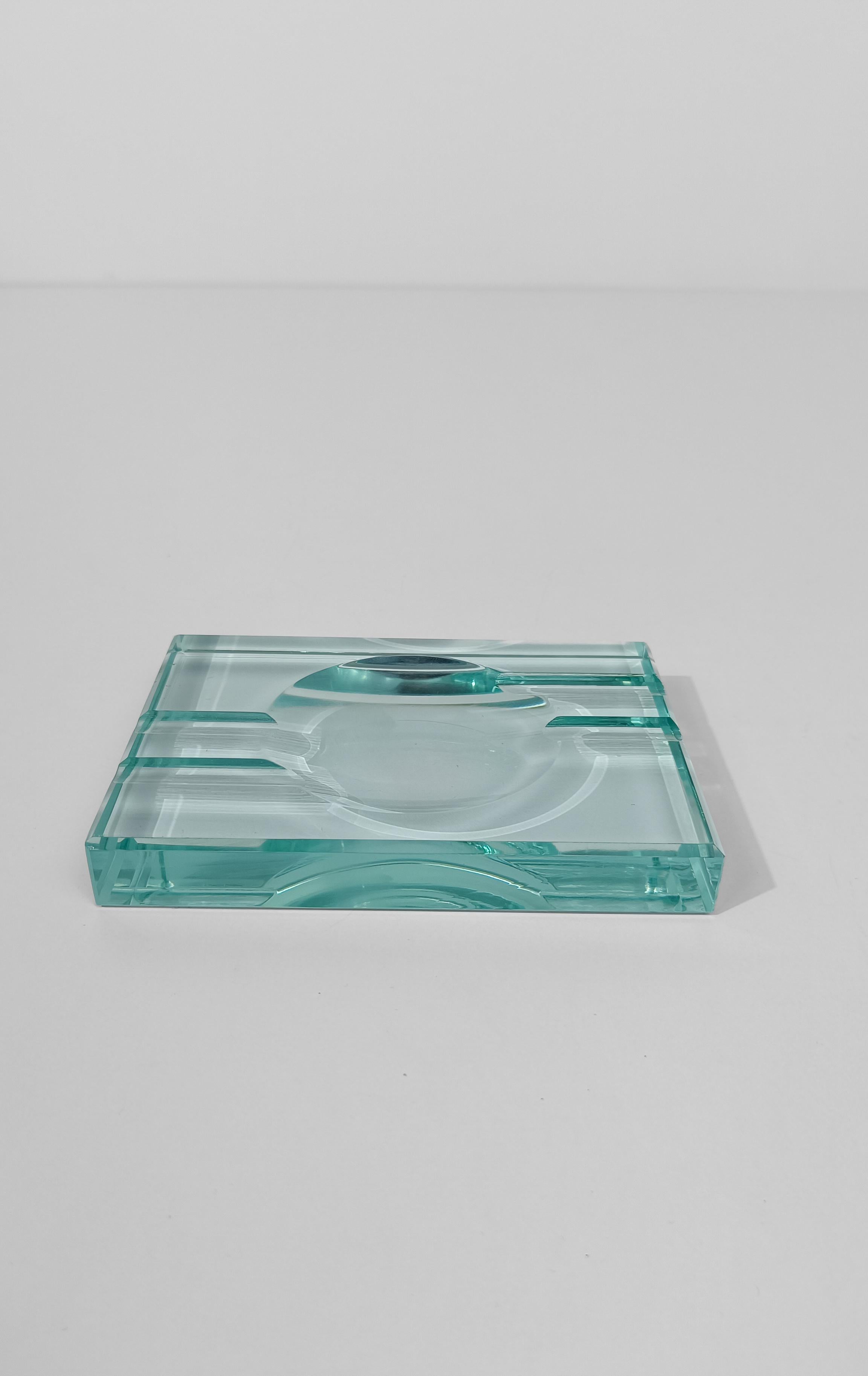 Cendrier italien vintage en verre vert nile biseauté attribué à Fontana Arte en vente 3