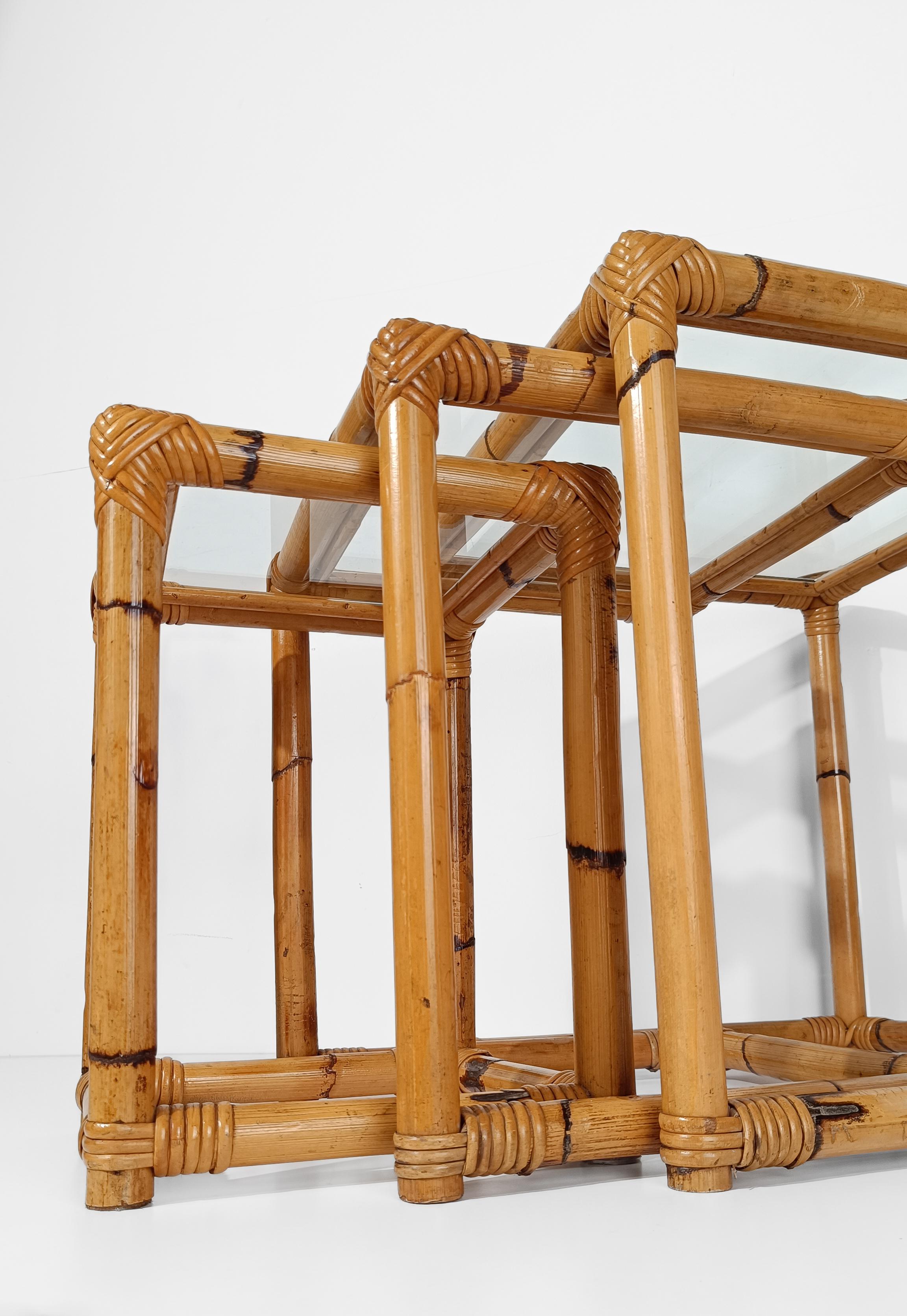 Italian Vintage Bamboo Cane and Rattan Nesting Tables with Clear Glass Top, 60s For Sale 12