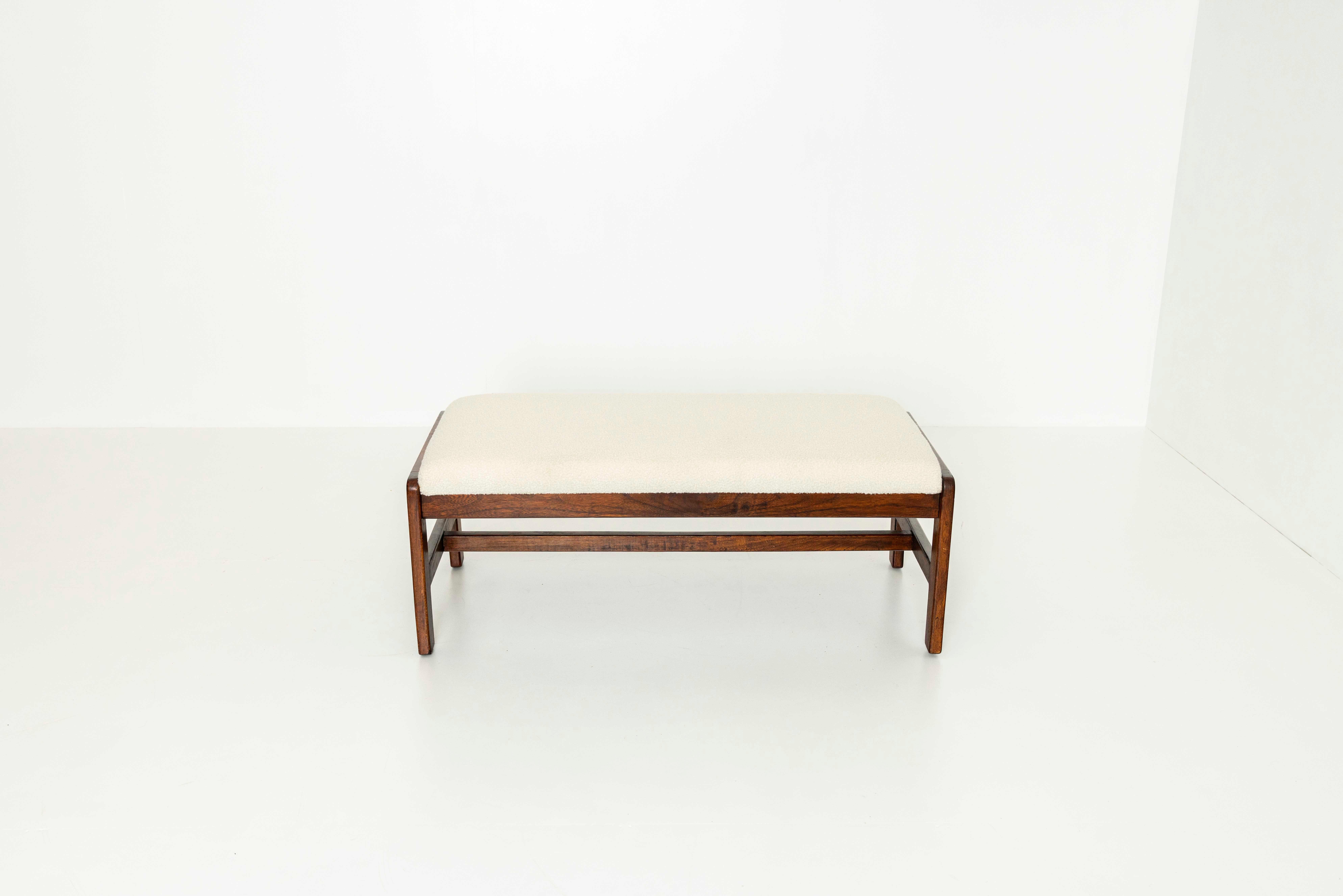 Mid-Century Modern Italian Vintage Bench in Wood and Boucle Fabric from the 1960s