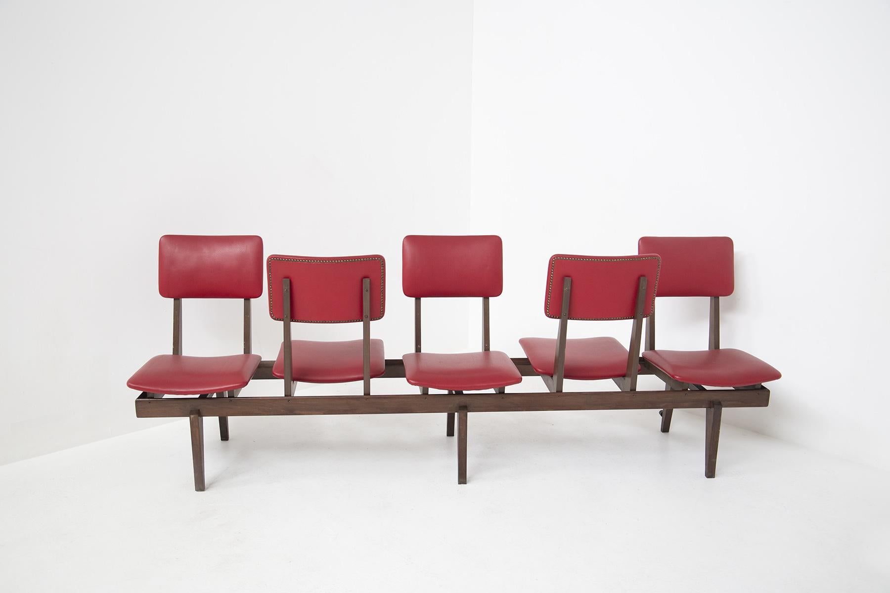 Banco Vintage Italiano con Asientos de Cuero Rojo, 5 plazas en venta 3
