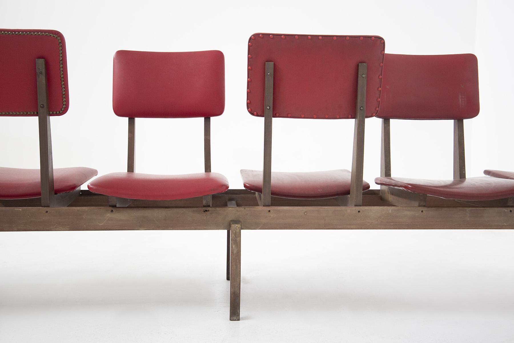 Banc italien vintage avec sièges en cuir rouge en vente 4