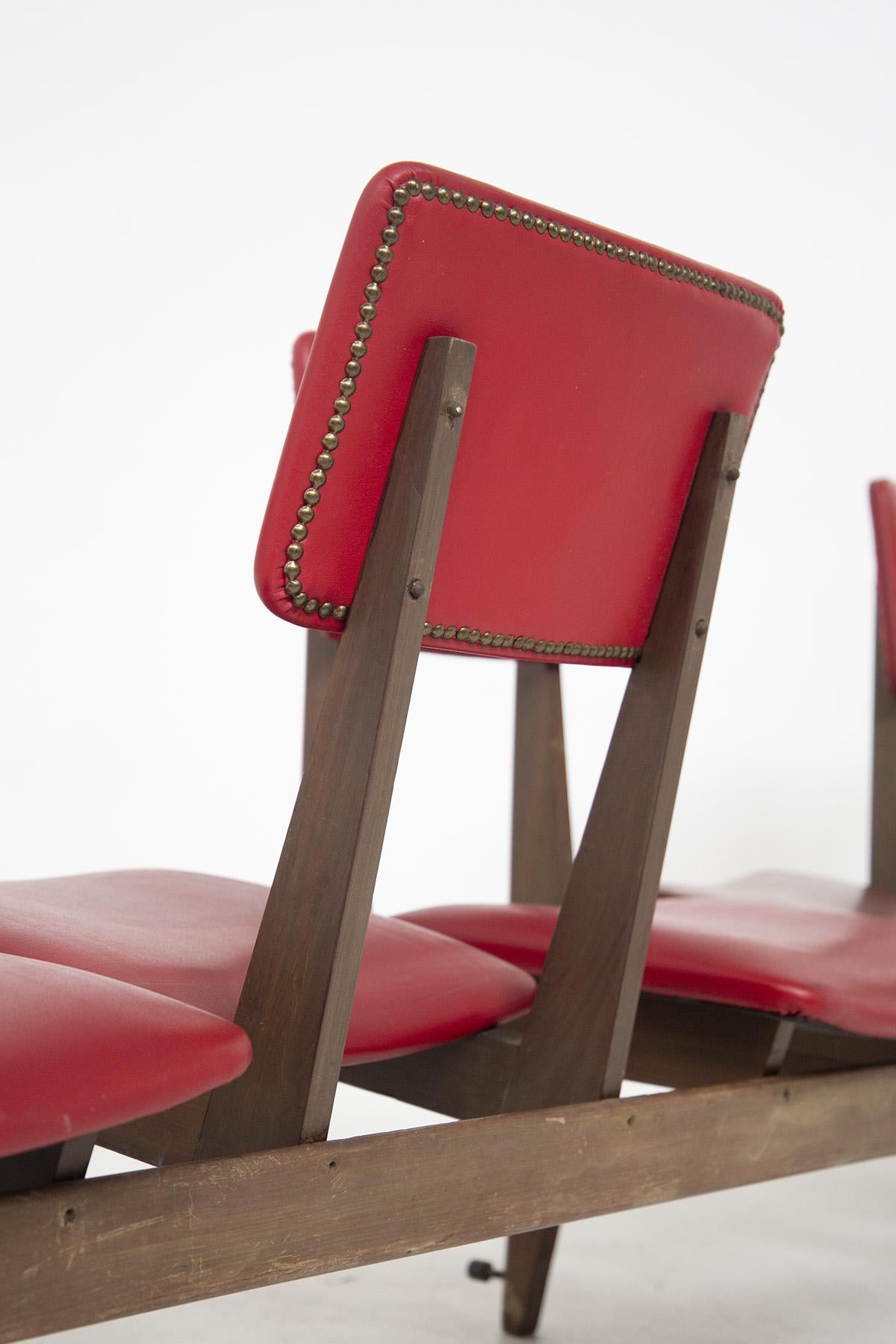 Mid-Century Modern Banc italien vintage avec sièges en cuir rouge en vente