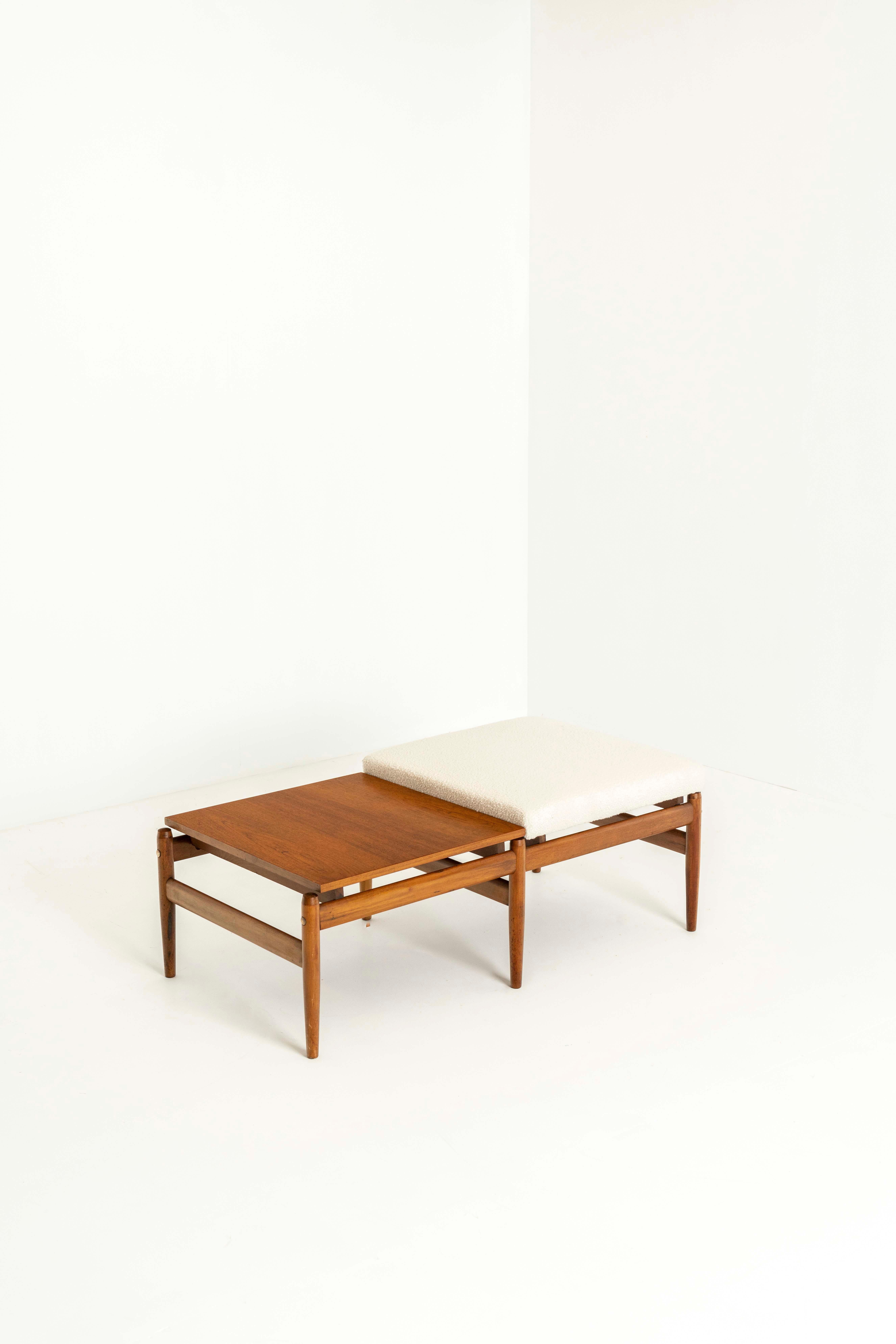 Mid-Century Modern Italian Vintage Bench with Removable Seats in Wood and Boucle Fabric, 1960s