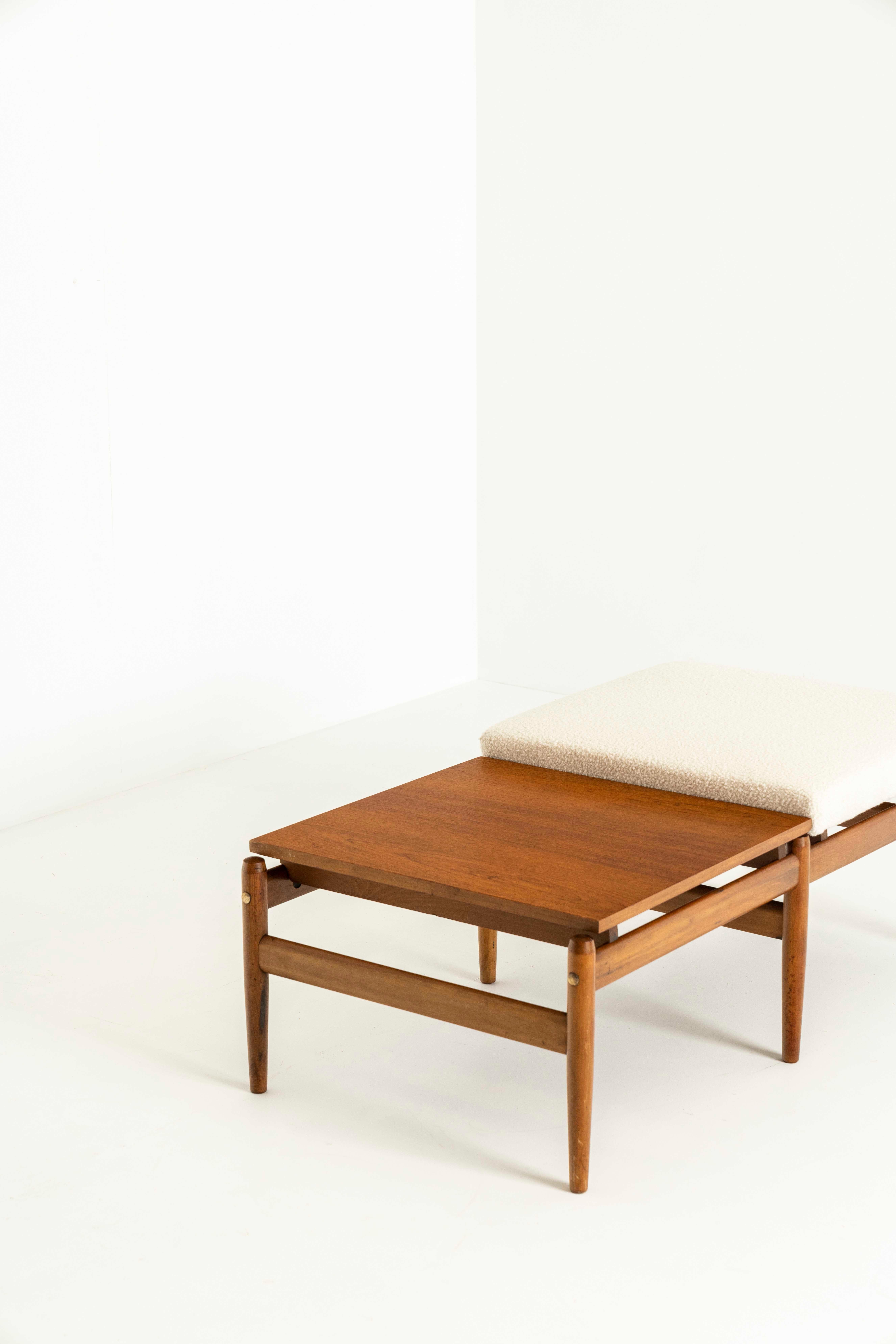 Italian Vintage Bench with Removable Seats in Wood and Boucle Fabric, 1960s 2