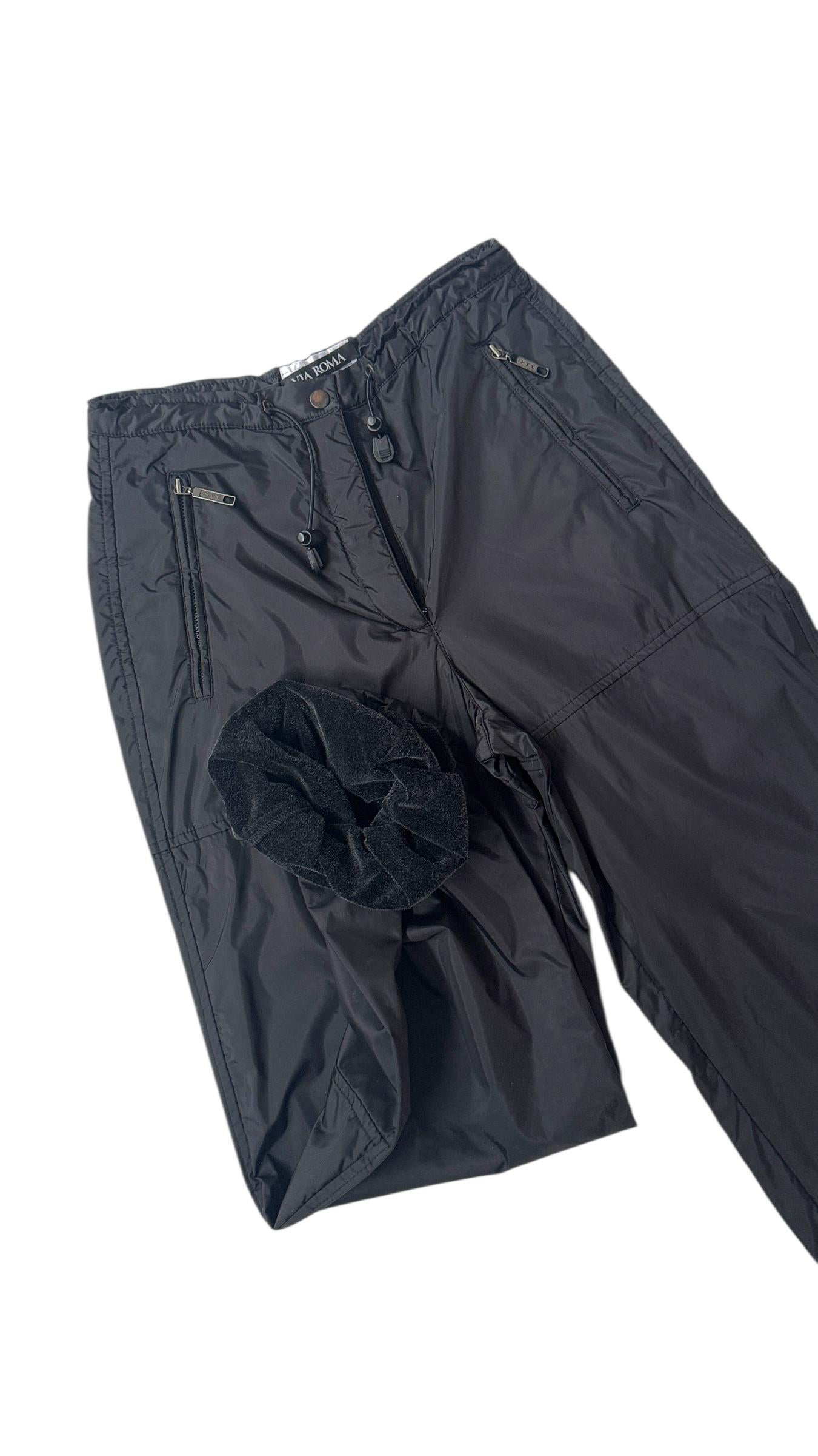 Italian Vintage Black Nylon Two-Piece Set by Via Roma - We pay for import duty! in vendita 7