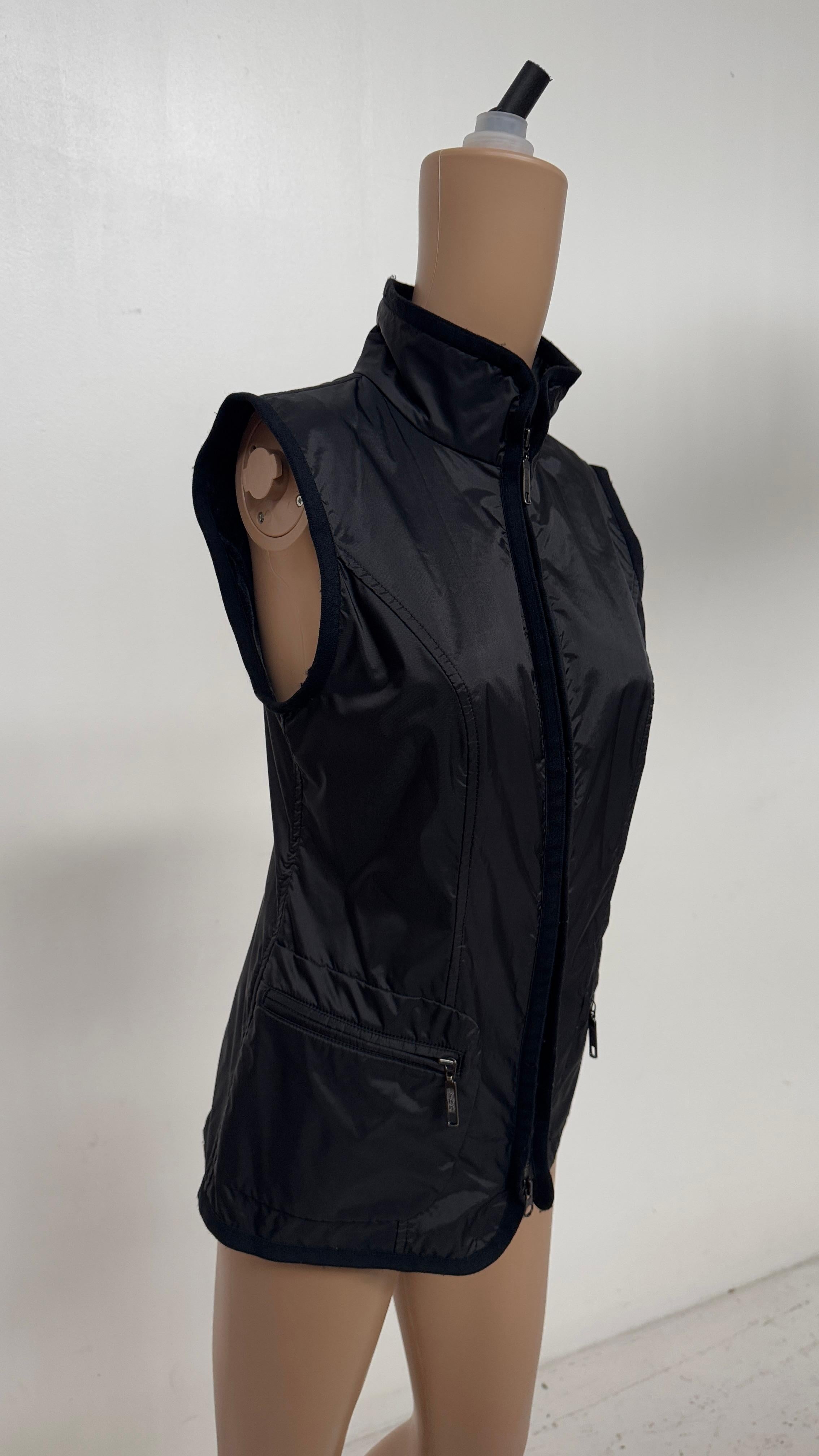 Italian Vintage Black Nylon Two-Piece Set by Via Roma - We pay for import duty! In condizioni buone in vendita a Milano, IT