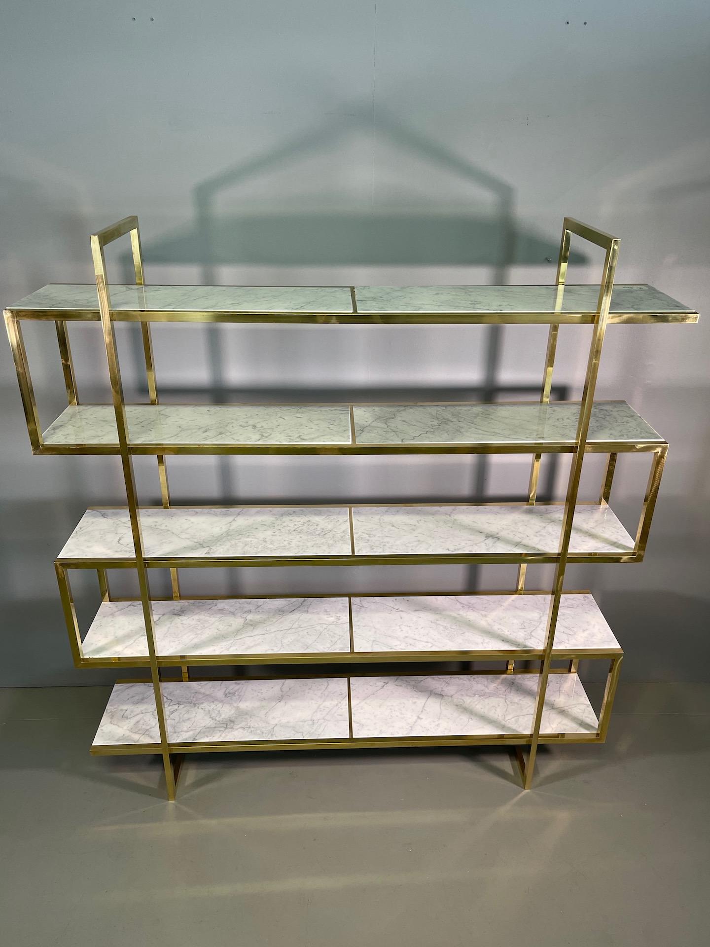 Italian Vintage Bookcase in Brass and Carrara Marble  For Sale 7