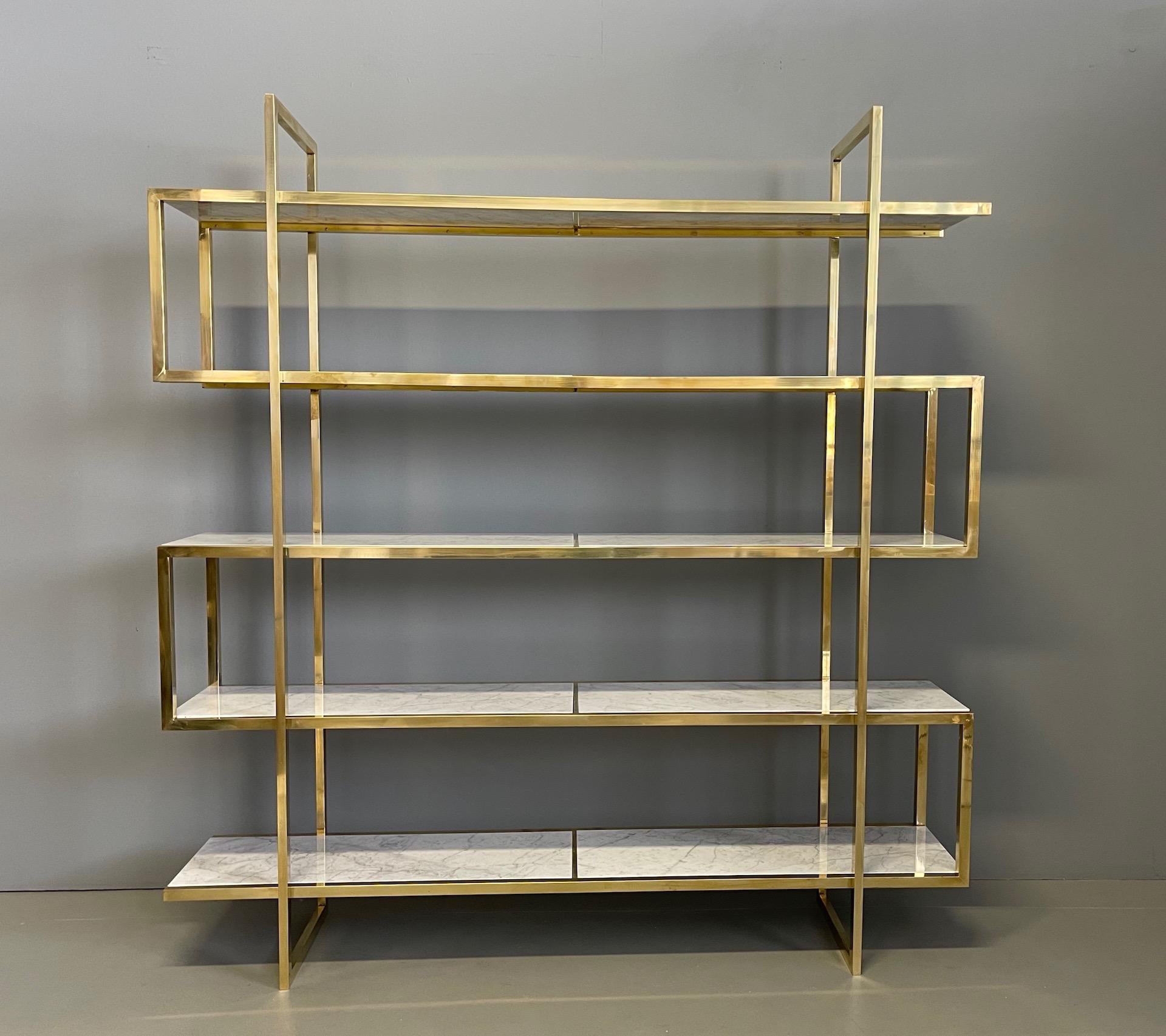 Italian Vintage Bookcase in Brass and Carrara Marble  For Sale 8