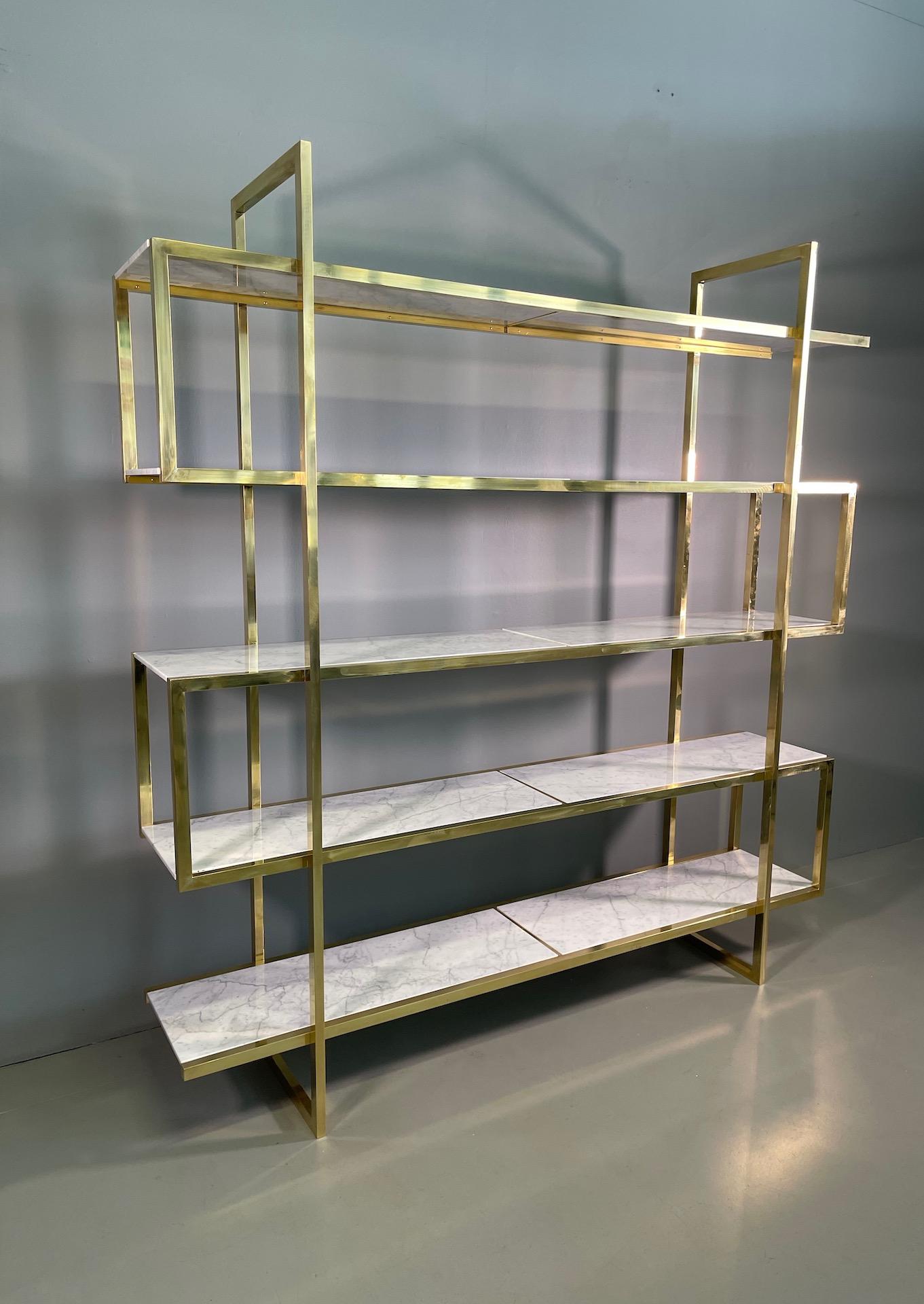 Italian Vintage Bookcase in Brass and Carrara Marble  For Sale 1