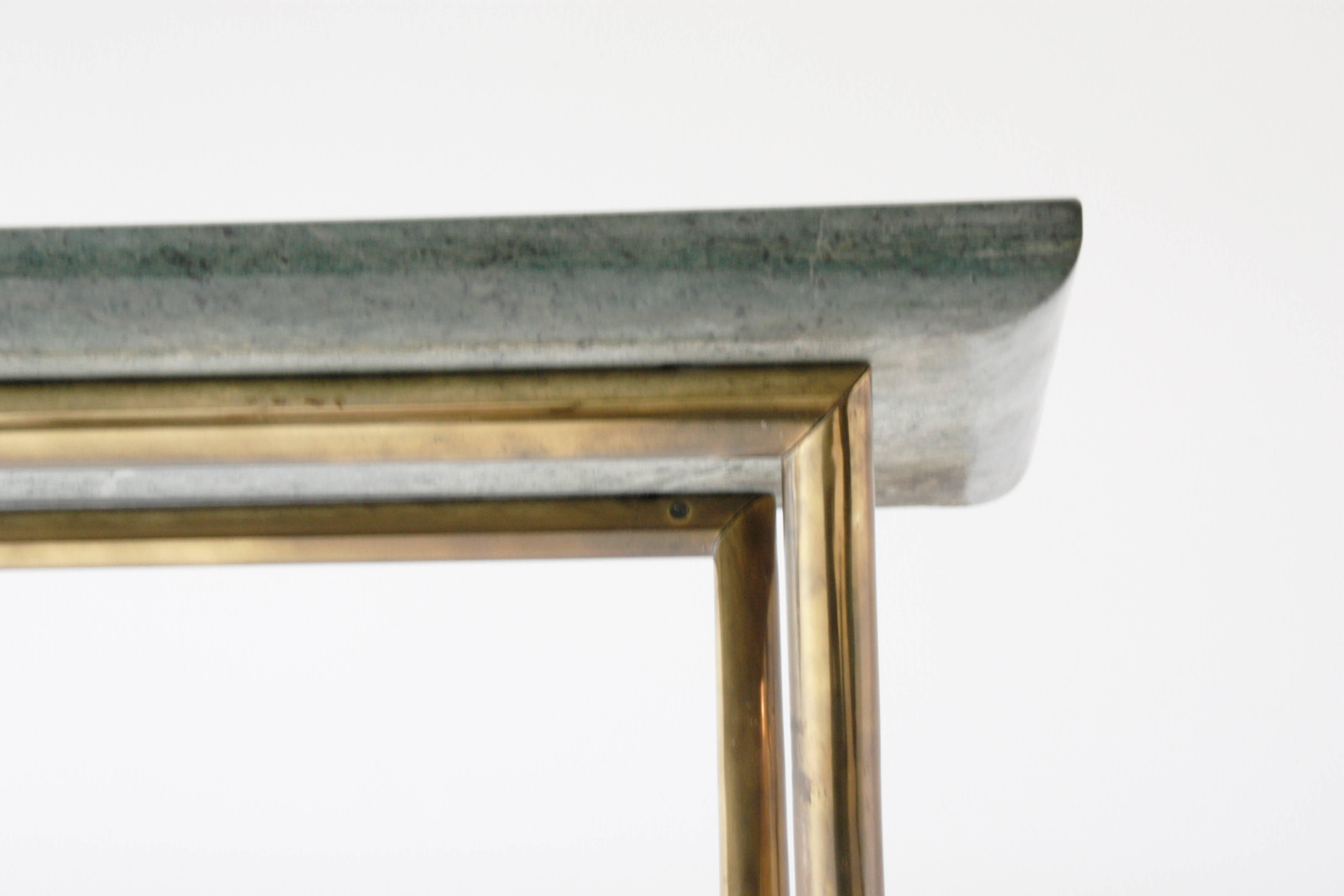 Italian Vintage Brass Console with a Green Marble Attributed to Osvaldo Borsani In Good Condition For Sale In Belgium, Brussels