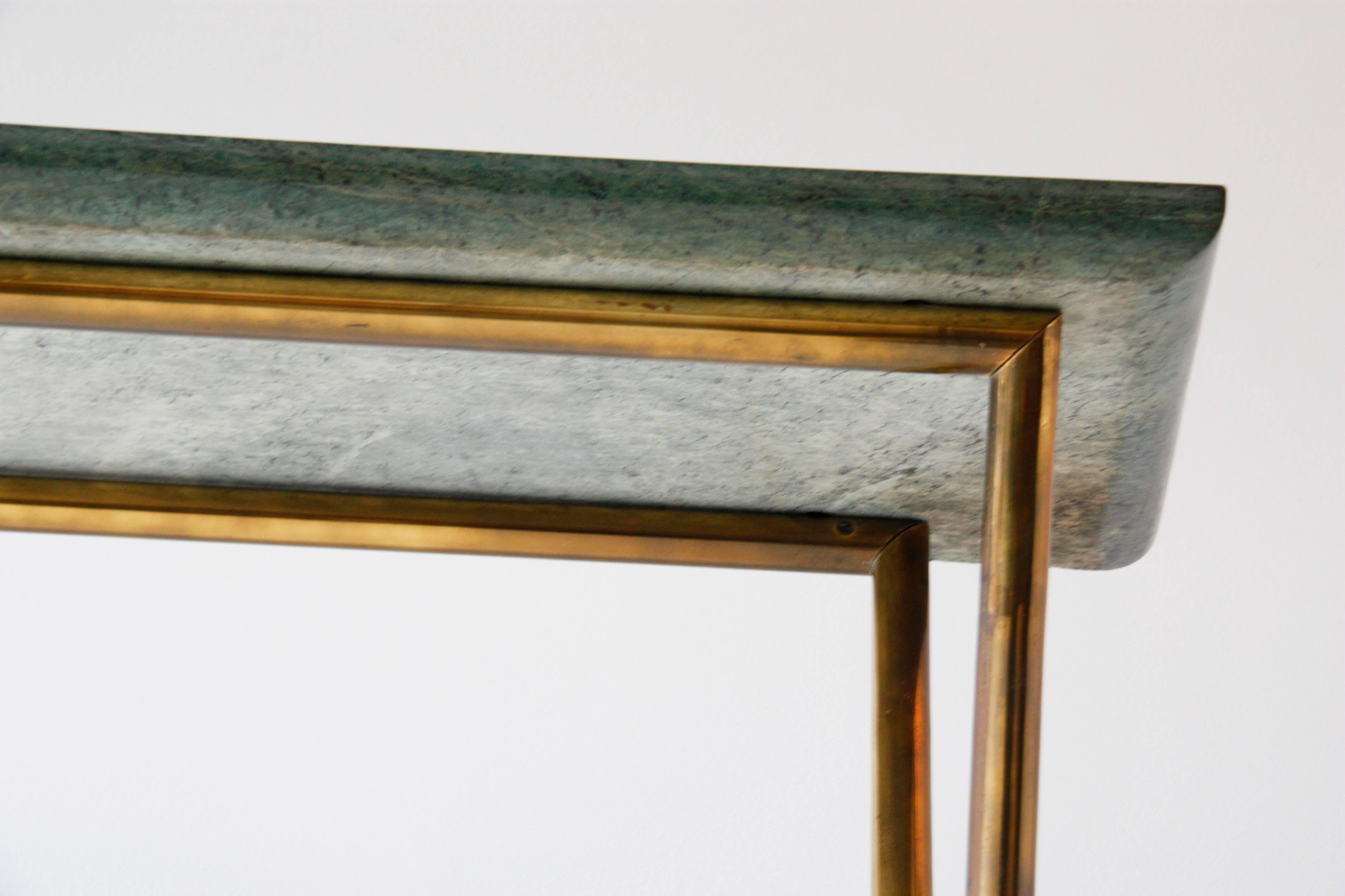 Italian Vintage Brass Console with a Green Marble Attributed to Osvaldo Borsani For Sale 1