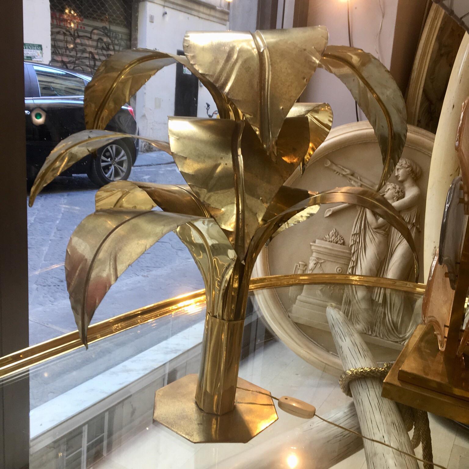 Italian vintage brass plant table lamp, one bulb.