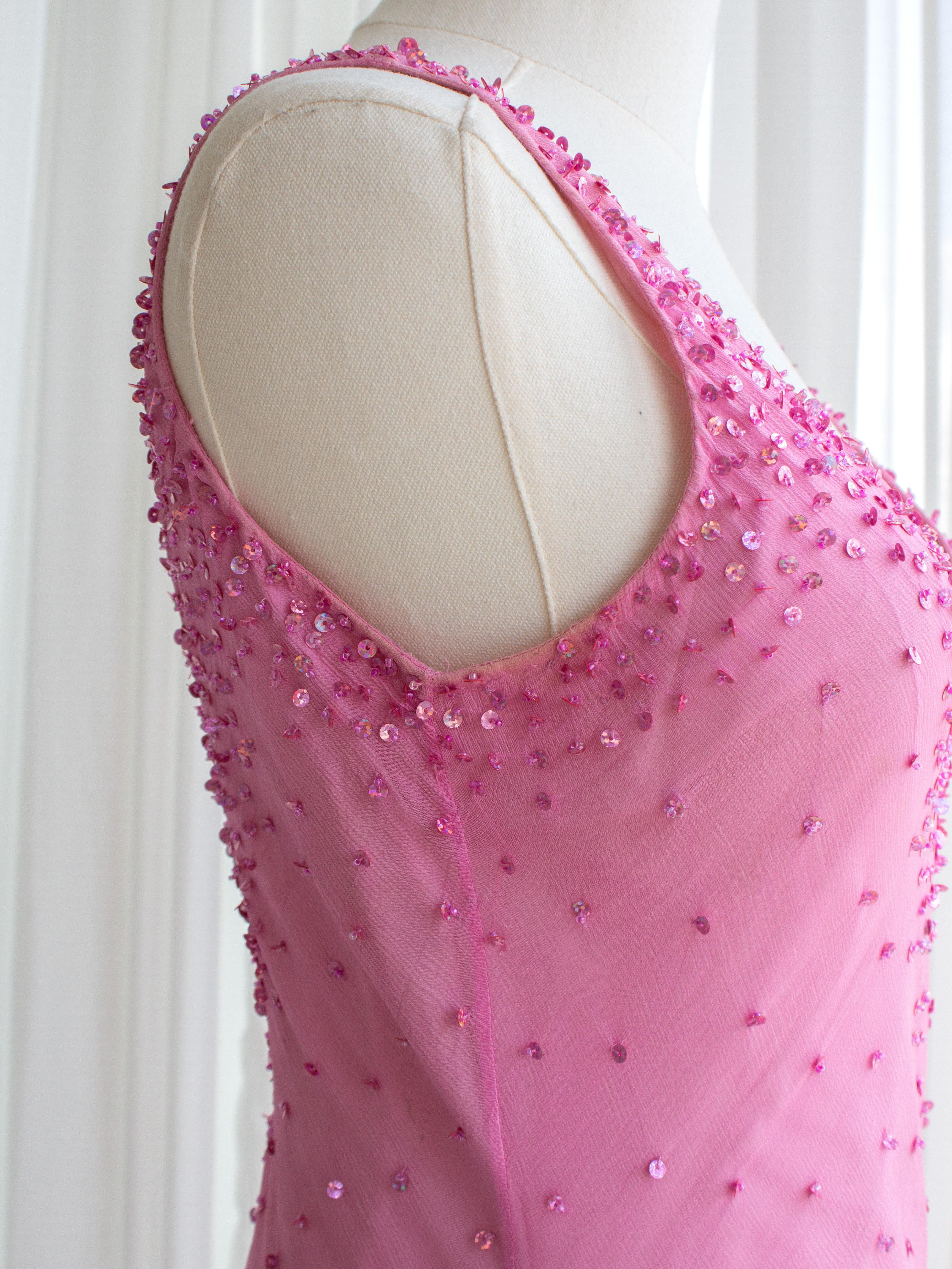 Italienisches Vintage Candy Pink Pailletten verziertes Seidenkleid mit Meerjungfrau im Angebot 7