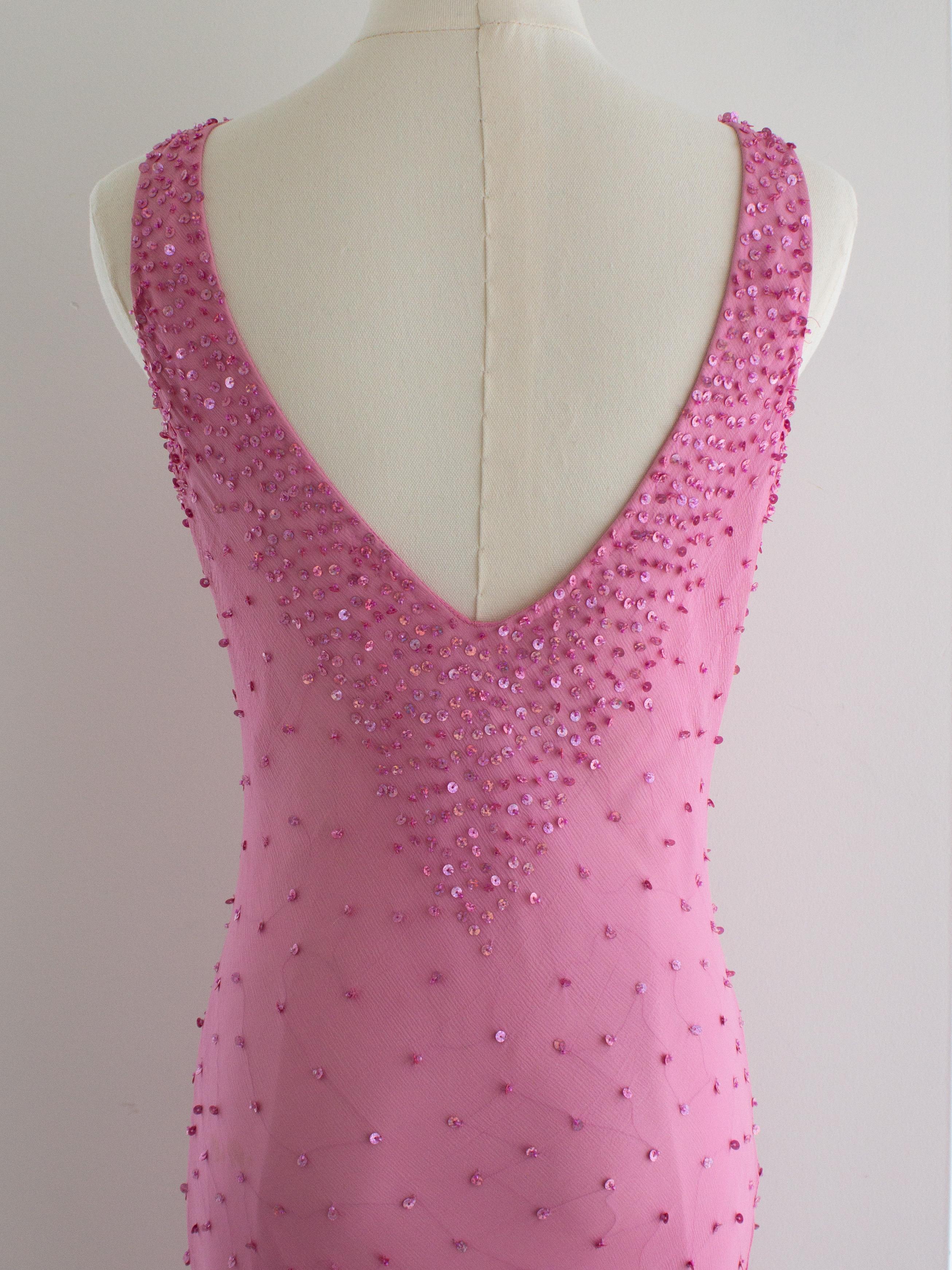 Italienisches Vintage Candy Pink Pailletten verziertes Seidenkleid mit Meerjungfrau im Zustand „Gut“ im Angebot in Jersey City, NJ