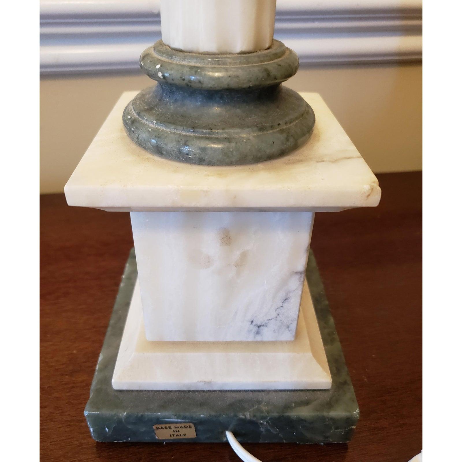 Lampe de bureau italienne vintage en marbre de Carrare Bon état - En vente à Germantown, MD