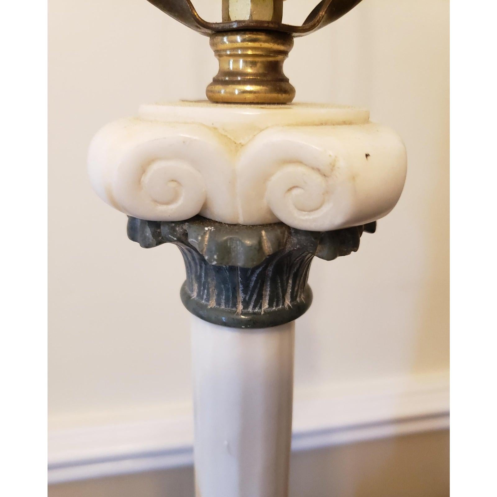 Lampe de bureau italienne vintage en marbre de Carrare en vente 1