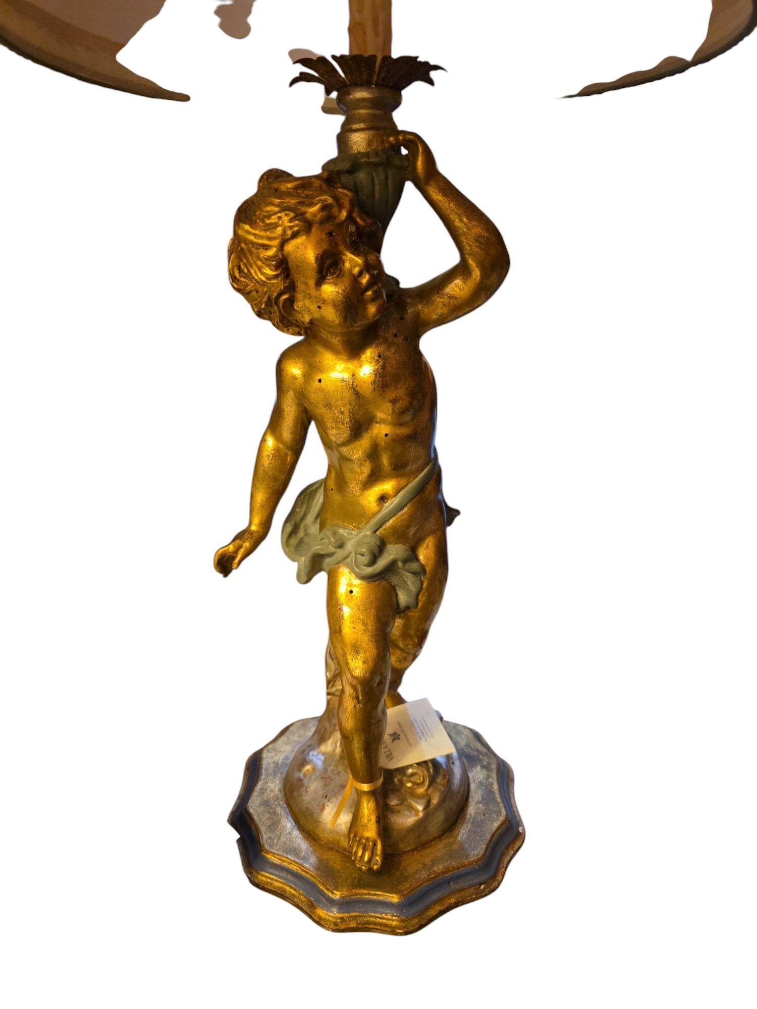Lampe italienne Putti vintage en bois sculpté, 20ème siècle Bon état - En vente à Los Angeles, CA