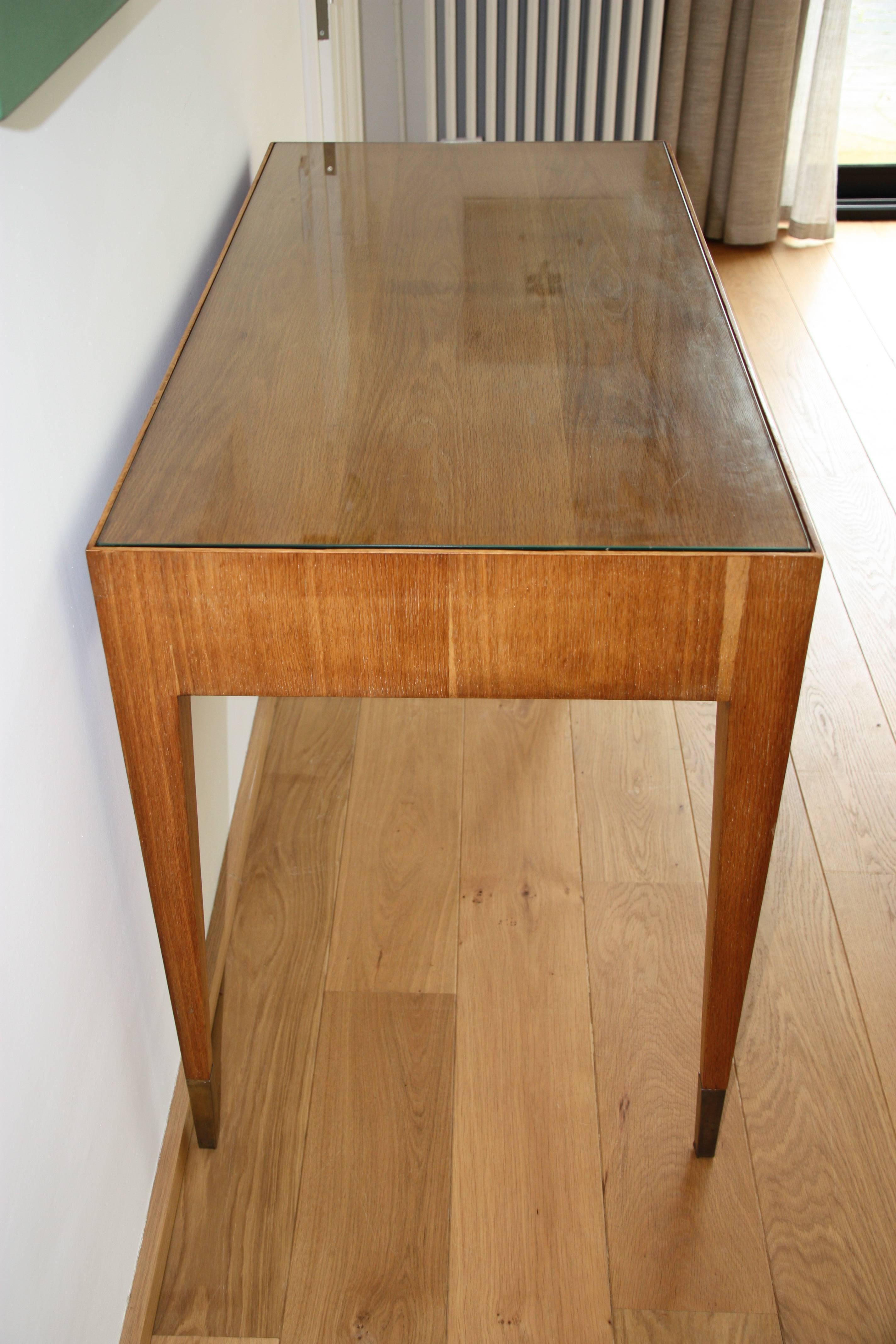 Mid-20th Century Italian Vintage Clear Oak Desk with Drawers by Gio Ponti, circa 1950 For Sale