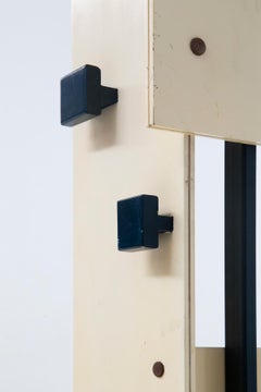 Appendiabiti vintage italiani in metallo e legno blu e beige