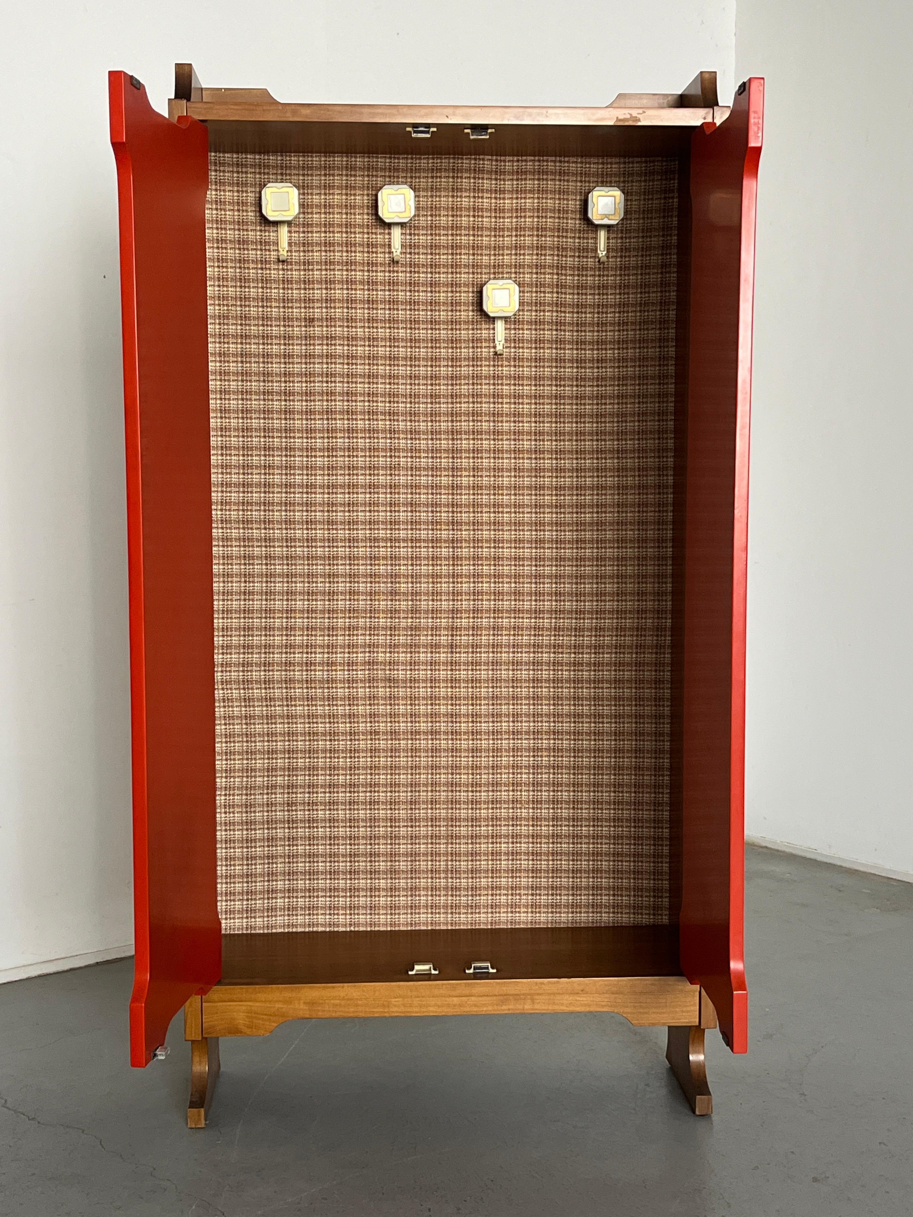 Cabinet en bois italien vintage constructiviste, Mid-Century Modern 1960s Italy en vente 1
