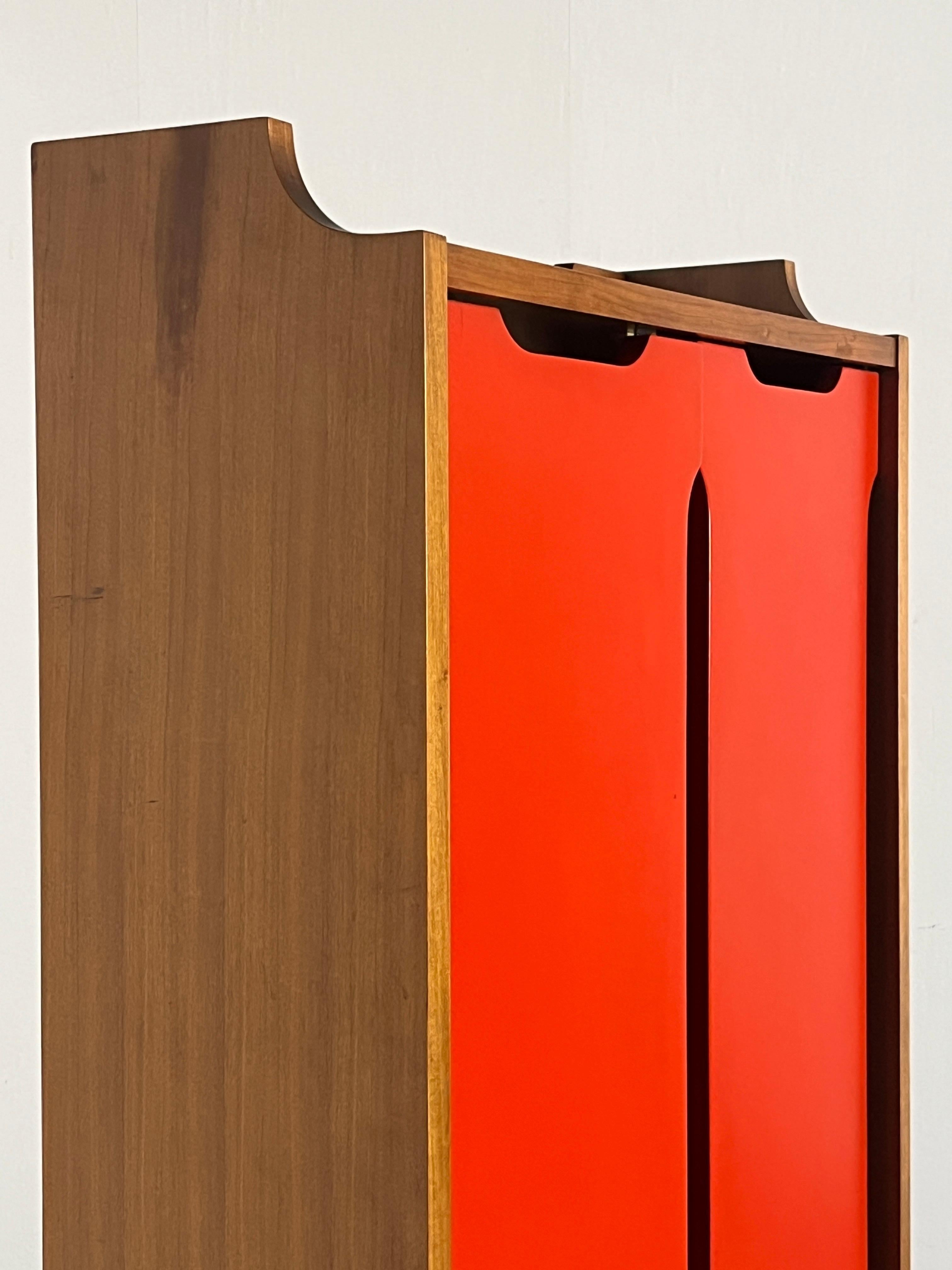 Cabinet en bois italien vintage constructiviste, Mid-Century Modern 1960s Italy en vente 4