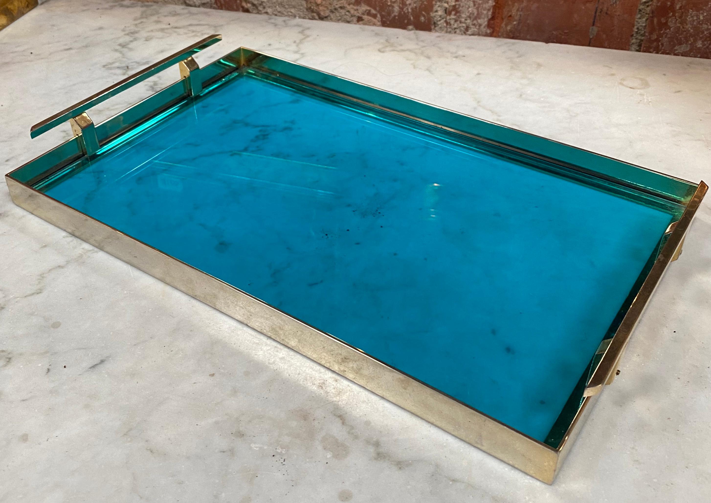 Beautiful Italian tray made with glass and brass, the tray is in original conditions.
 