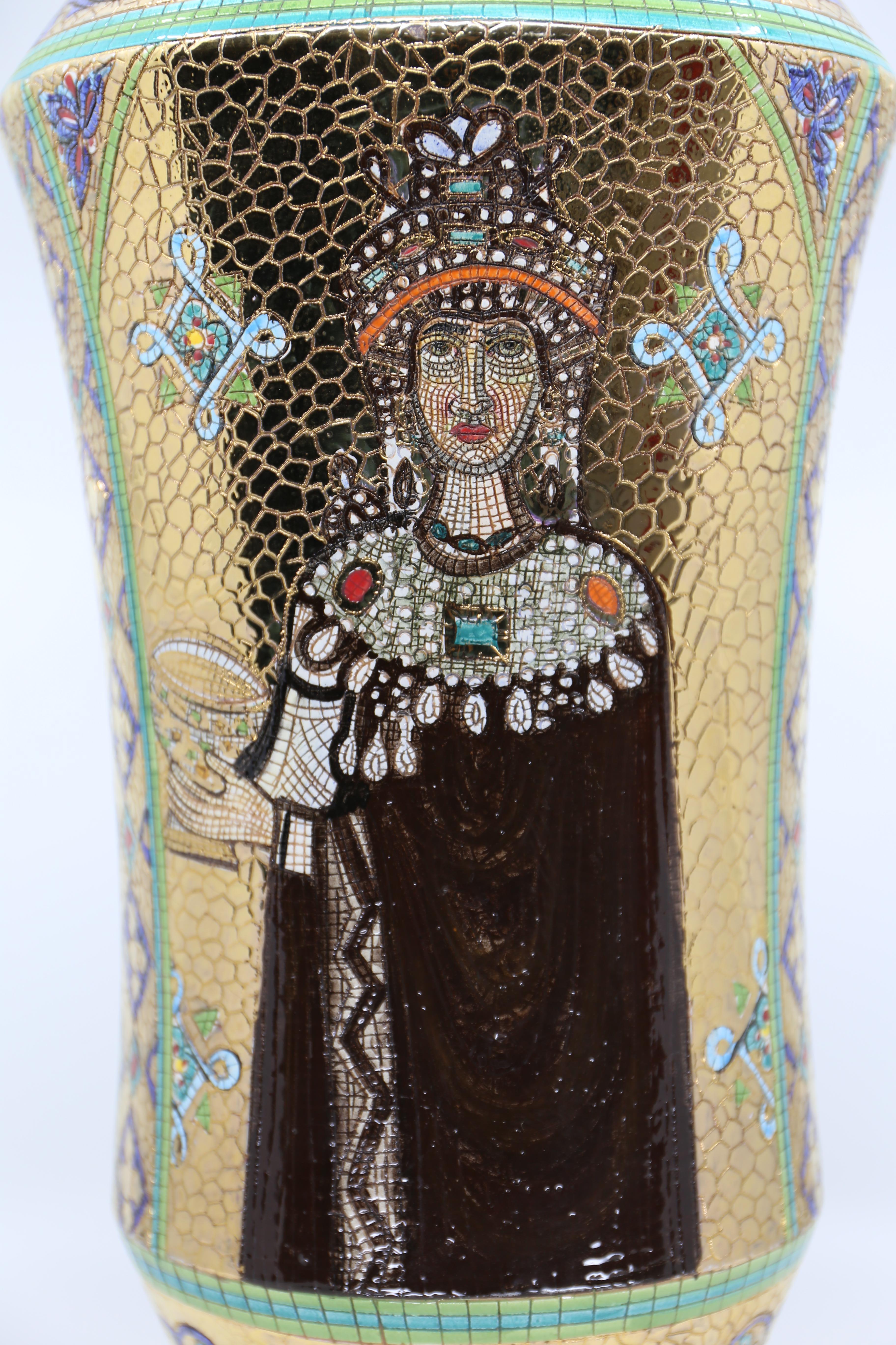 Italienische Vintage Deruta Mosaik Hand gemalt floralen & figuralen Vase  im Angebot 5
