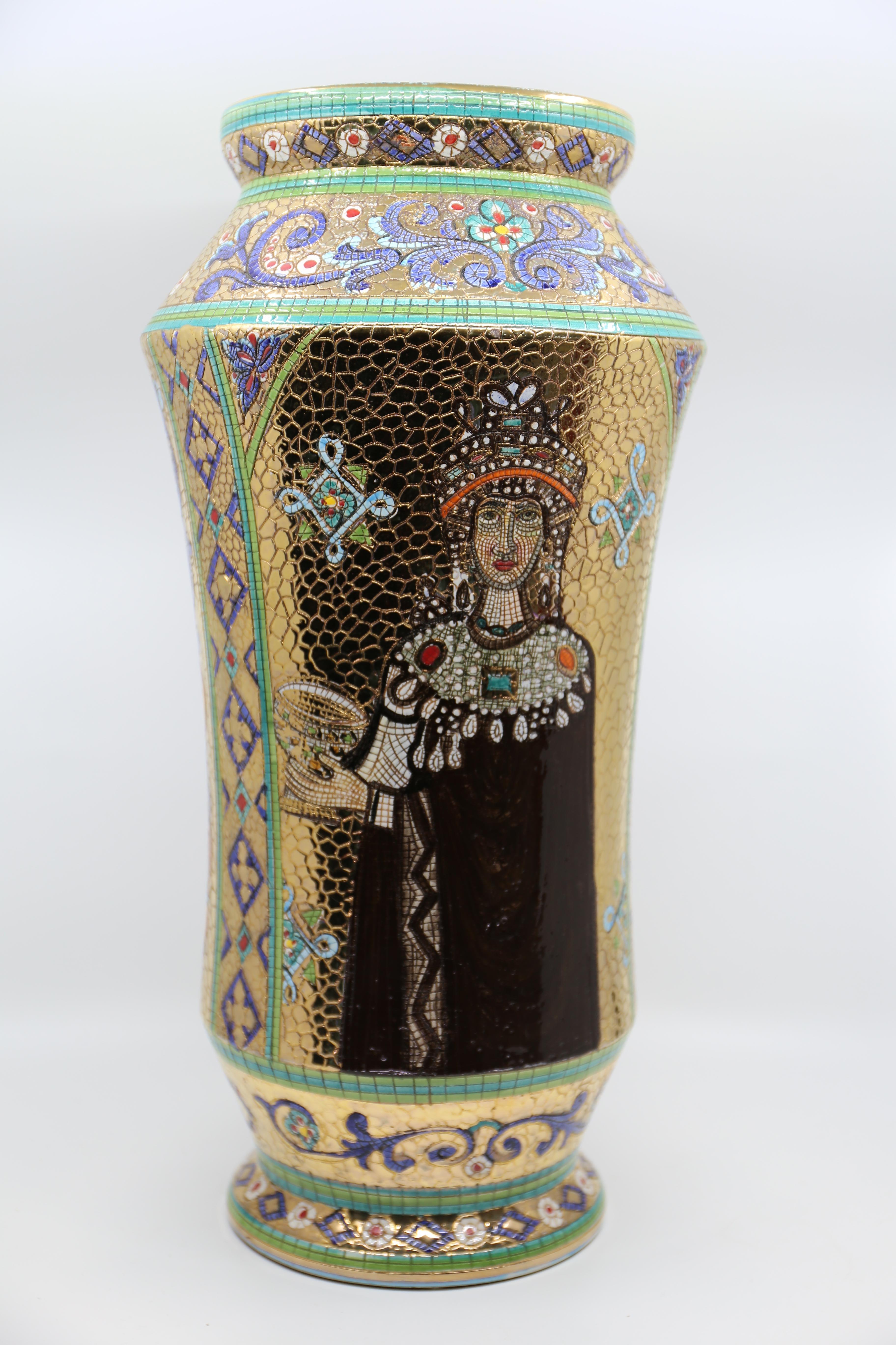 Italienische Vintage Deruta Mosaik Hand gemalt floralen & figuralen Vase  (Hollywood Regency) im Angebot