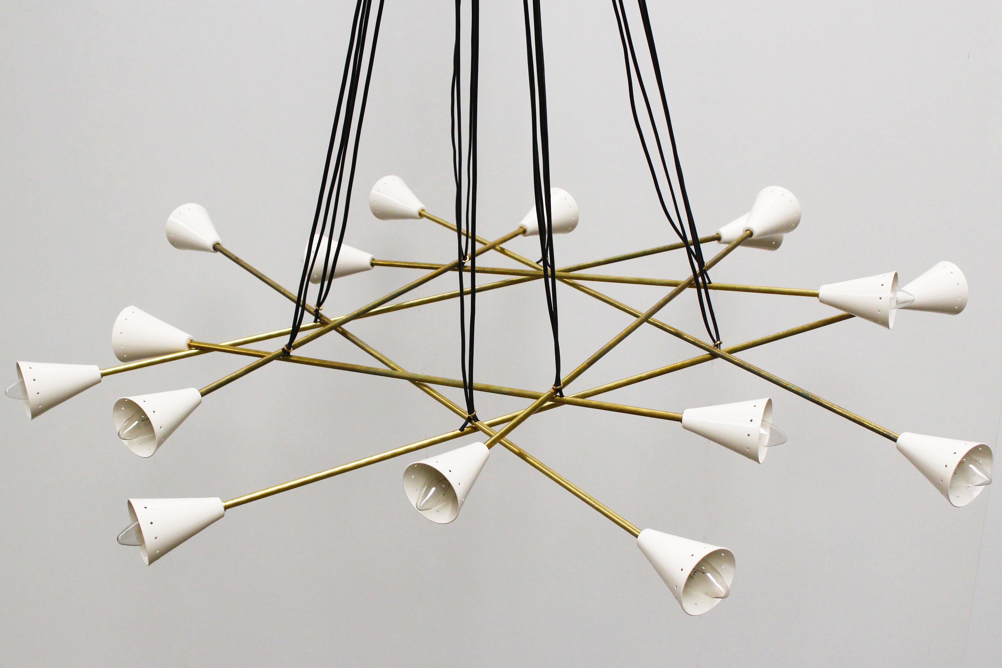 Italian Vintage Design Chandelier White Brass from Stilnovo 1960 Mid-Century In Good Condition For Sale In Ijzendijke, NL