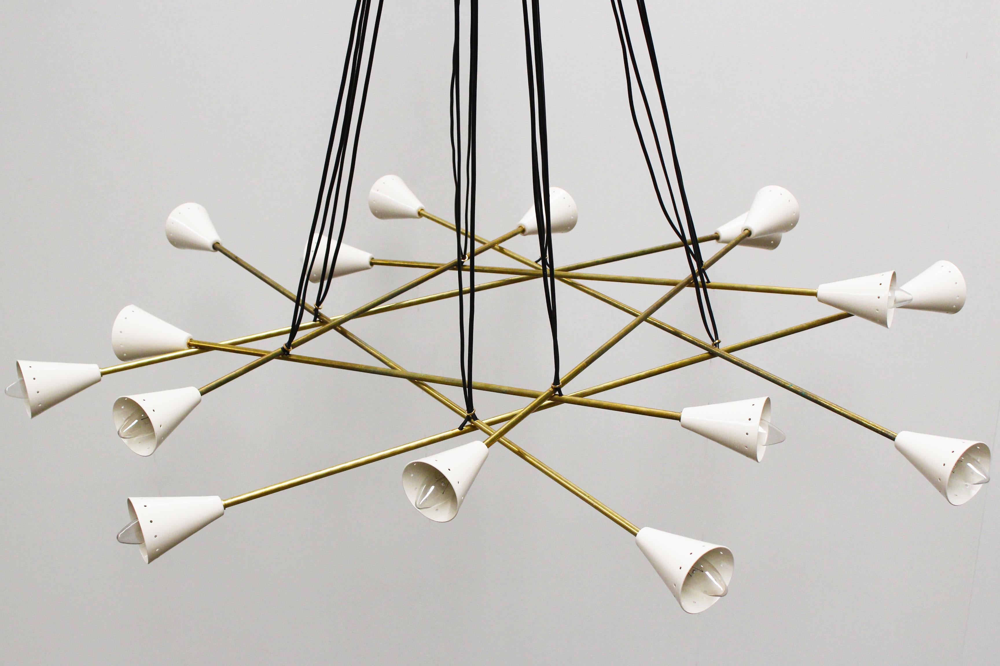  Italian Vintage Design Chandelier White Brass from Stilnovo 1960 Mid-Century In Good Condition For Sale In Ijzendijke, NL