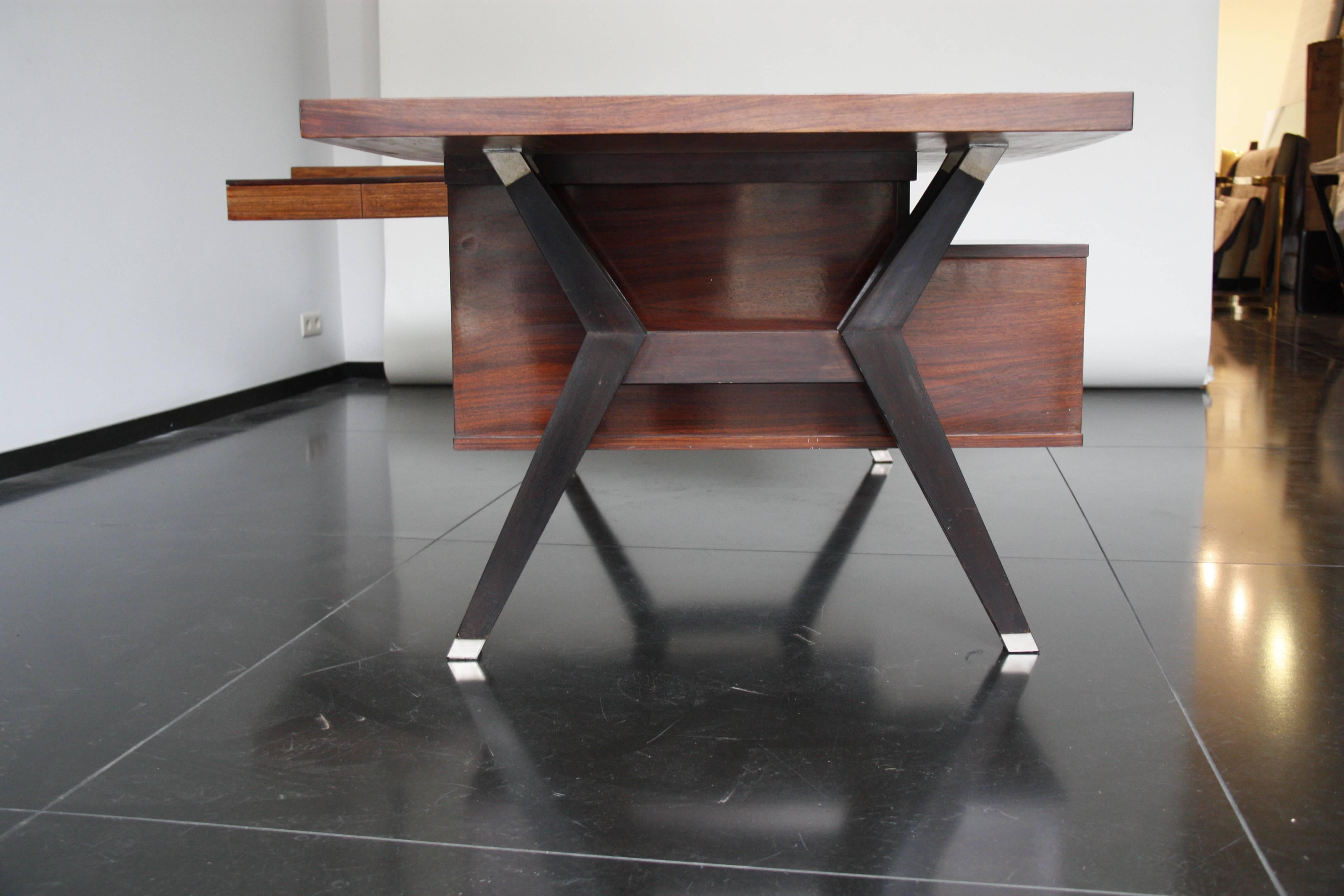 Italian Vintage Desk in Polish Wood by Ico Parisi for MIM, circa 1955 For Sale 1