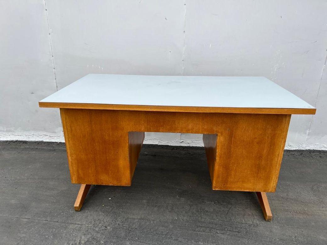Italian Vintage Desk in Style of Anonima Castelli In Good Condition For Sale In Los Angeles, CA