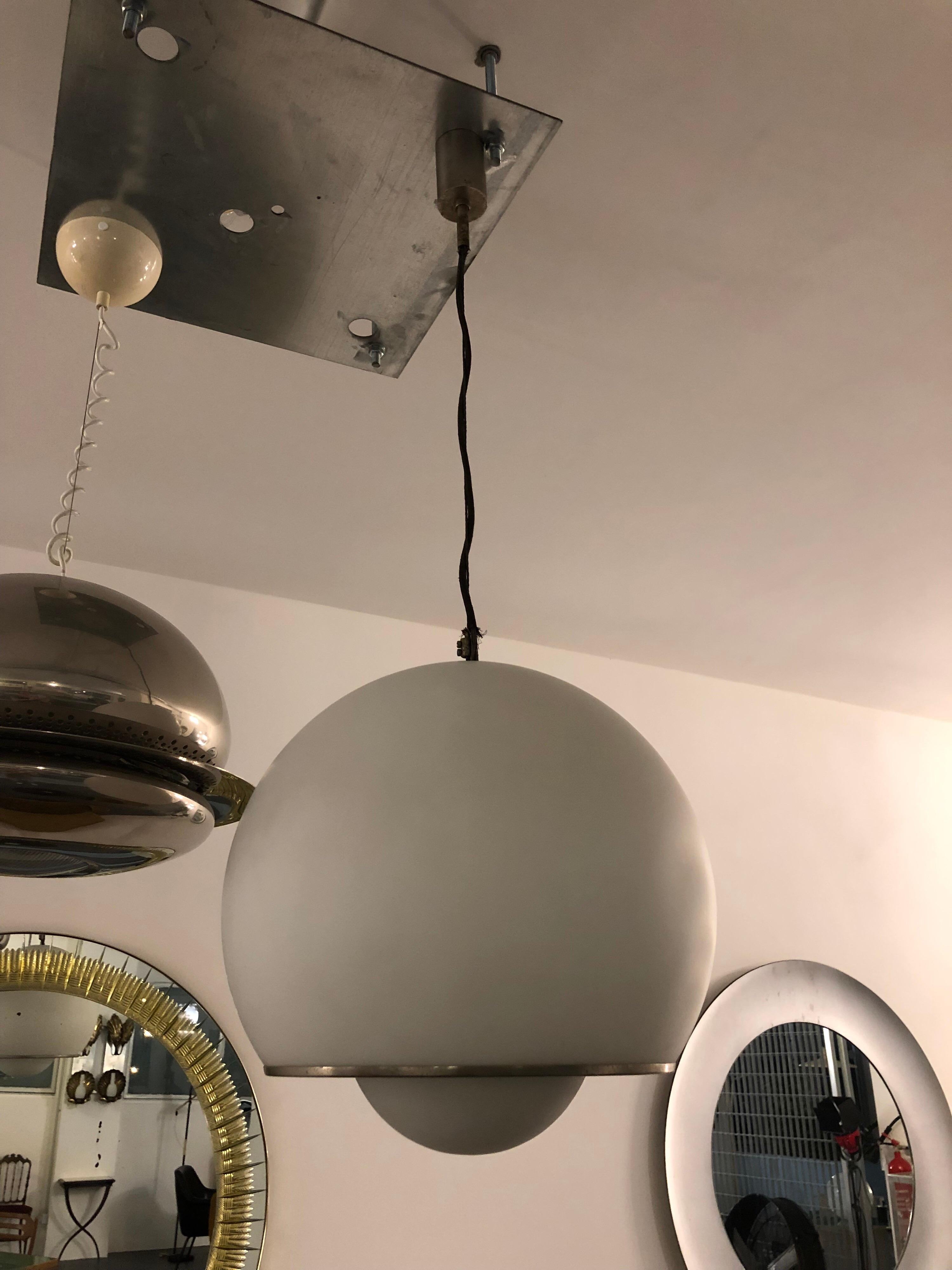 Italian Vintage Fontana Arte Opaline Glass Pendant Chandelier from 1960s For Sale 7