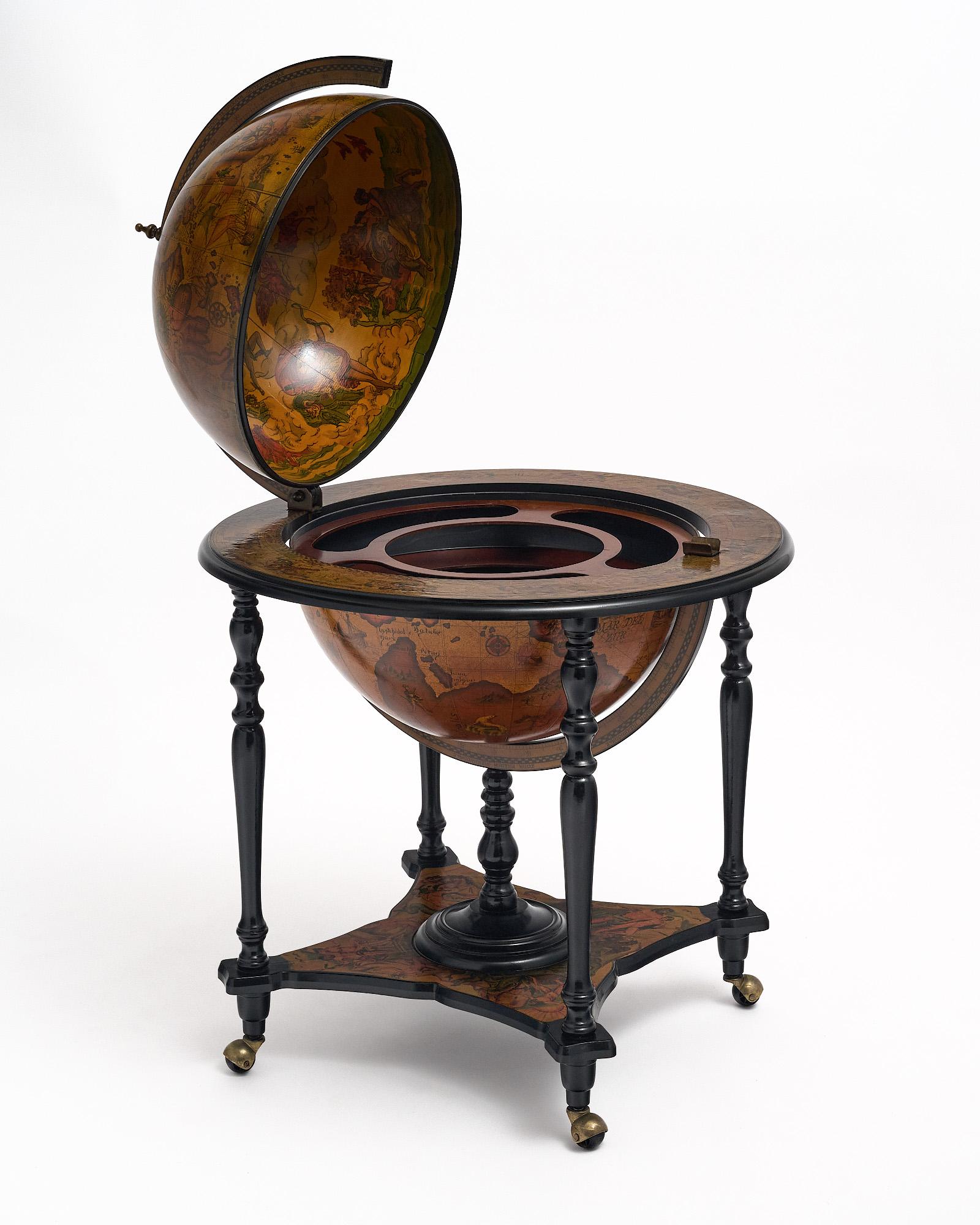Mid-20th Century Italian Vintage Globe Cocktail Bar