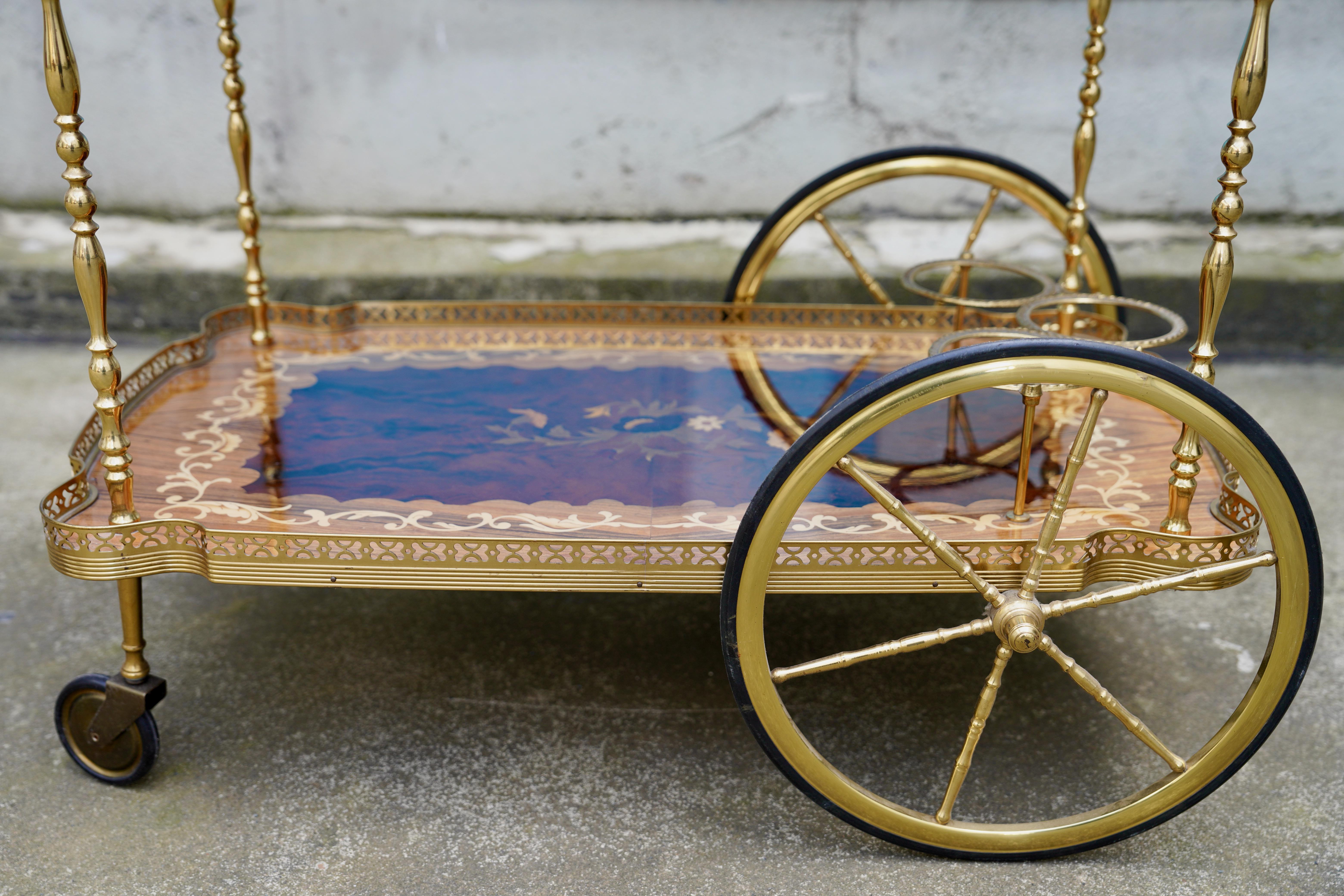 Italian Vintage Hollywood Regency Wooden Inlaid marquetry, Bar Serving Cart For Sale 3