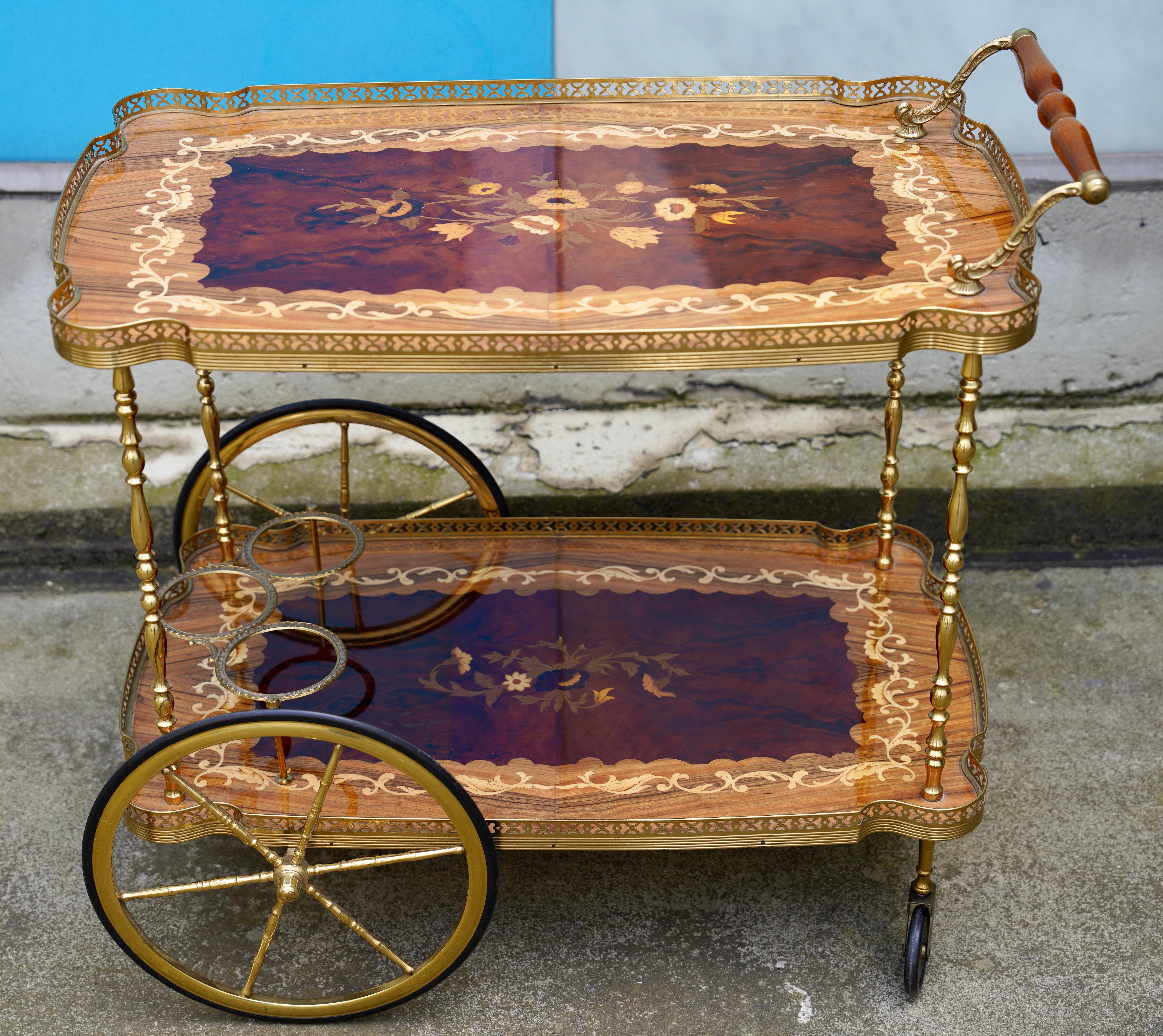 20th Century Italian Vintage Hollywood Regency Wooden Inlaid marquetry, Bar Serving Cart For Sale