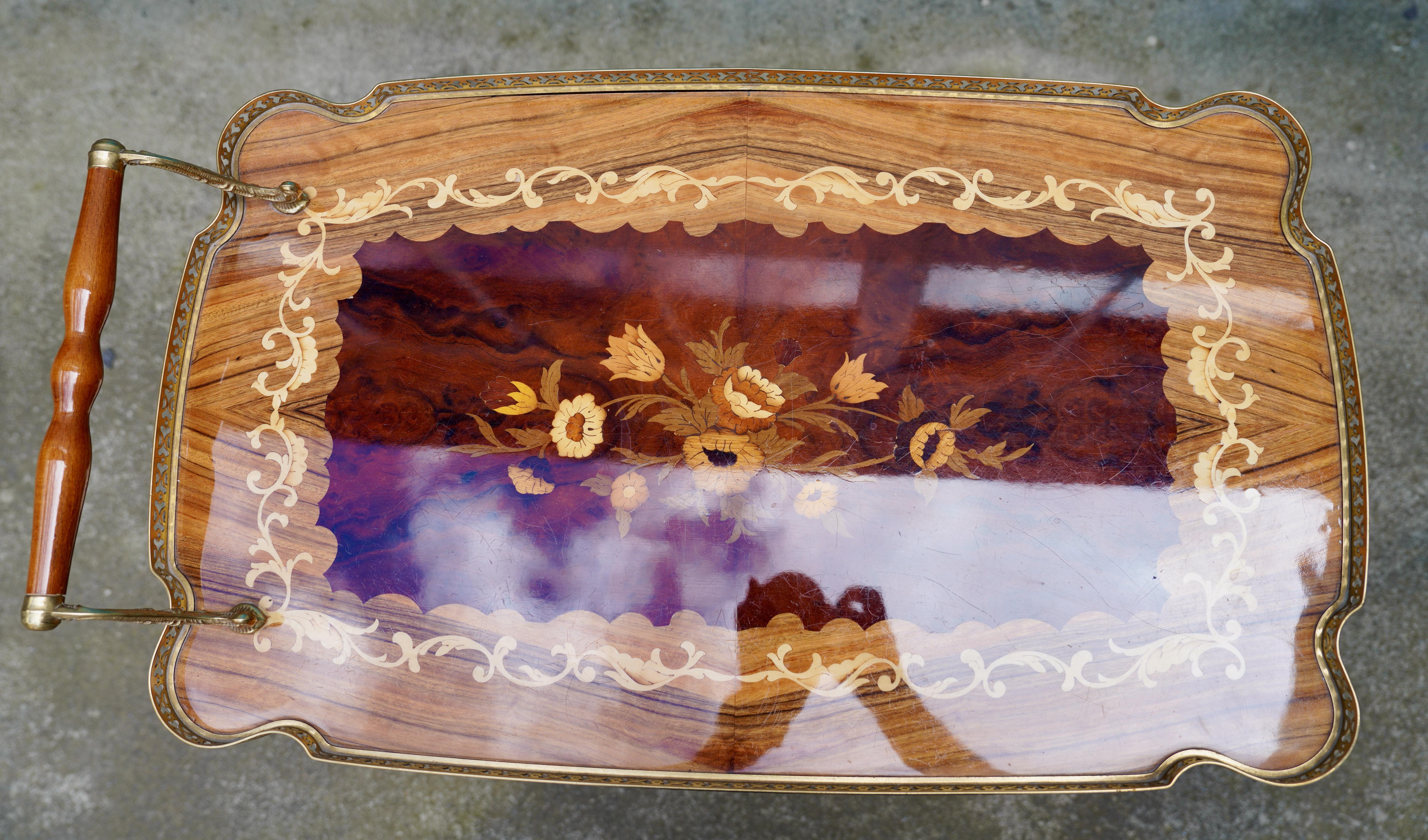 Italian Vintage Hollywood Regency Wooden Inlaid marquetry, Bar Serving Cart For Sale 1