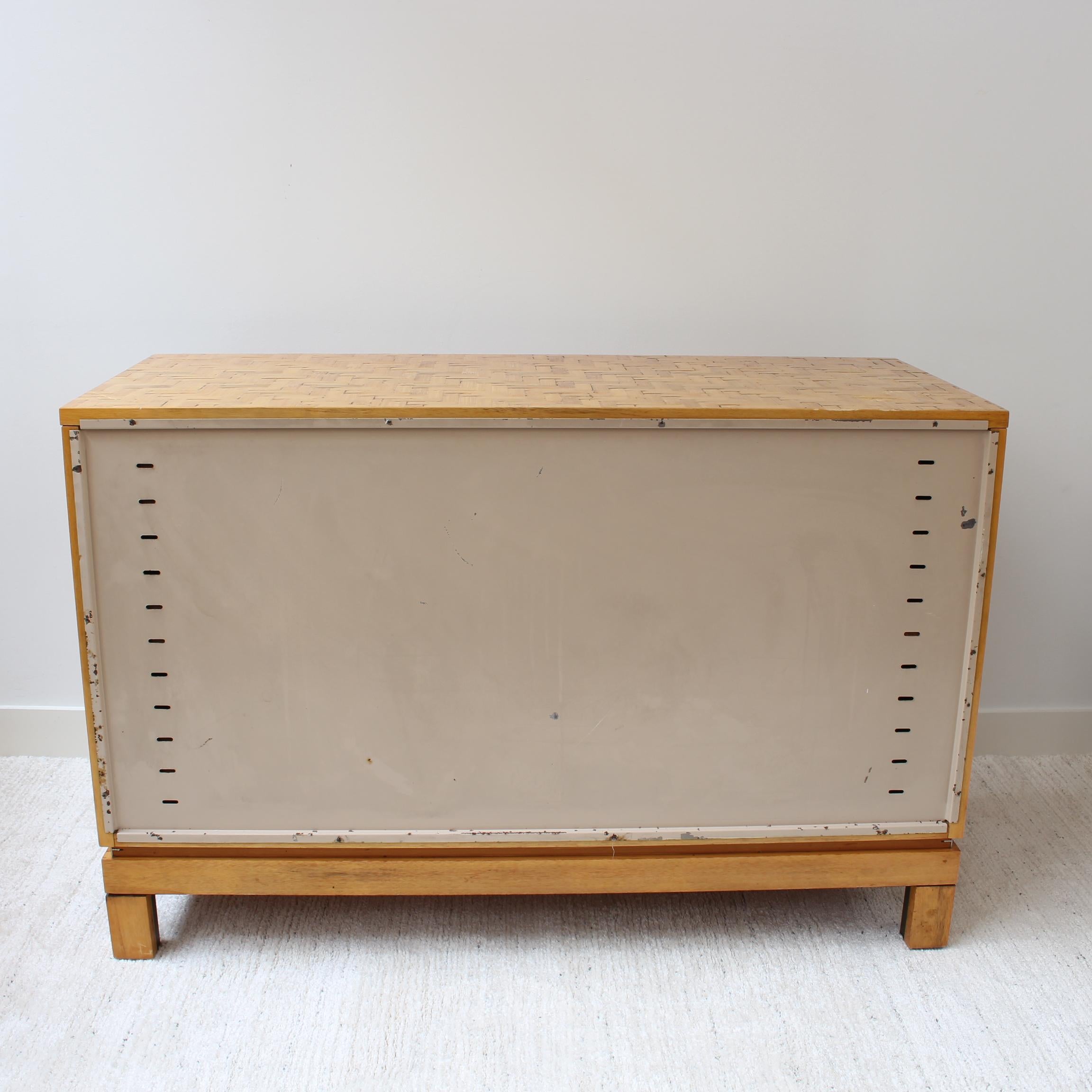 Italian Vintage Lacquered Bamboo Marquetry Credenza (circa 1970s) For Sale 8