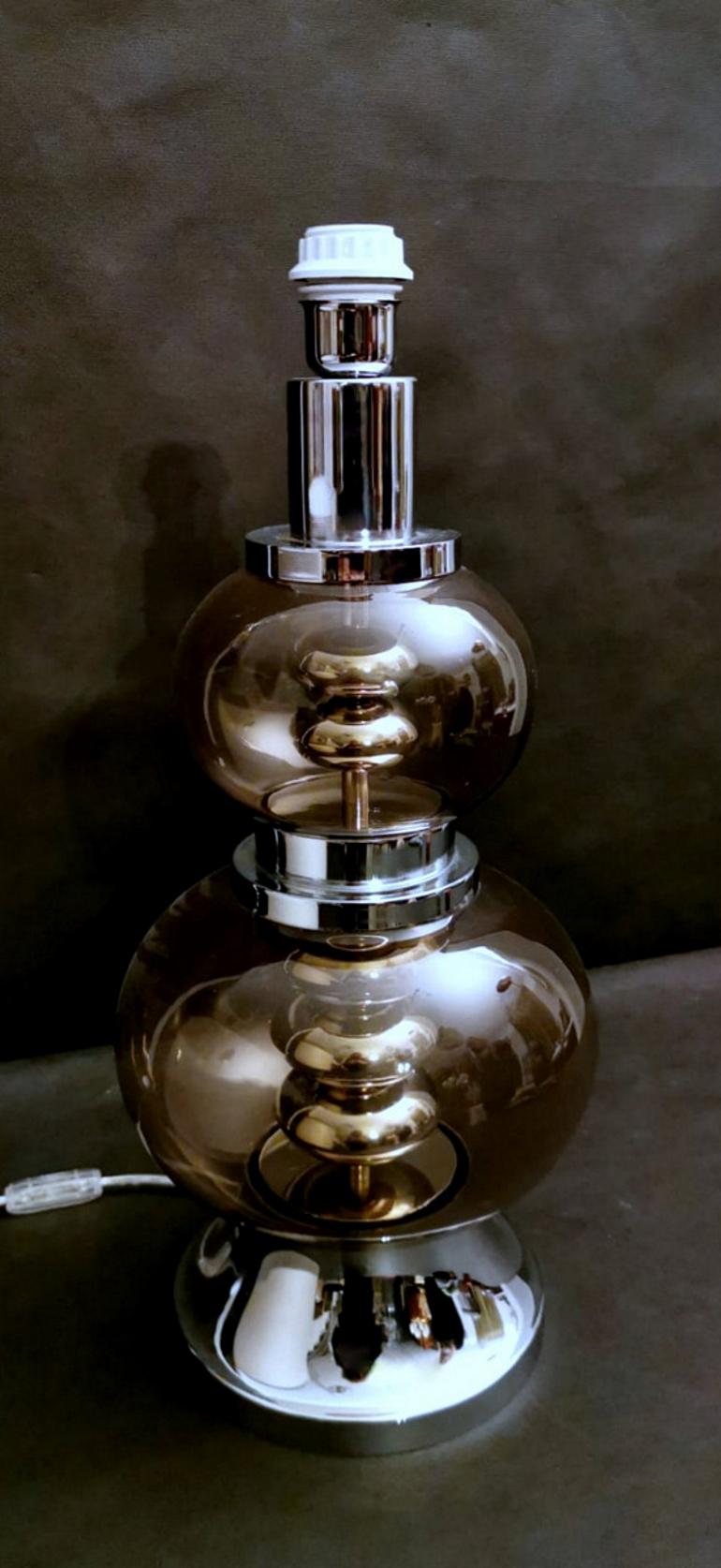 Lampe italienne vintage en acier et verre fumé en vente 3