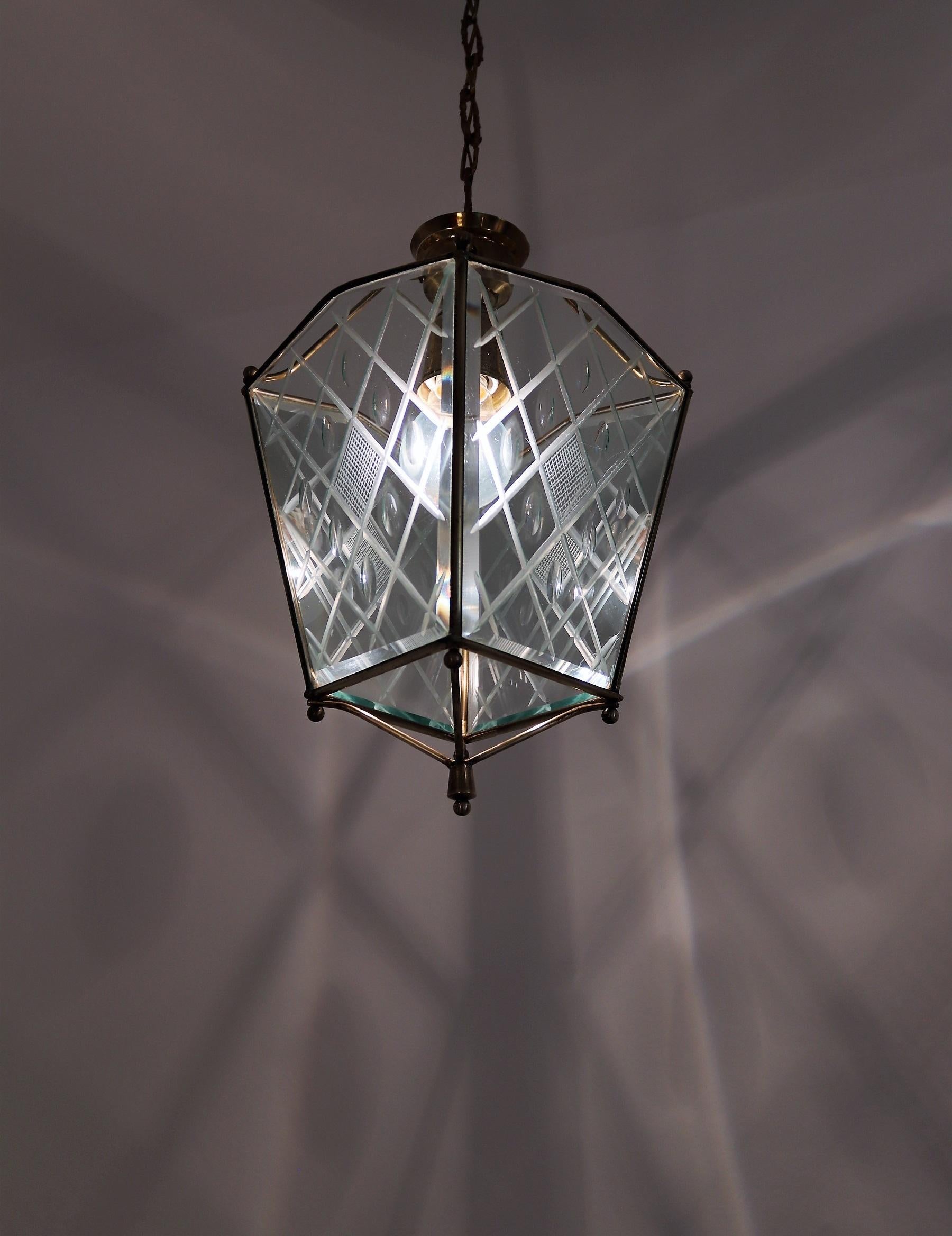 Italian Vintage Lantern in Crystal Cut Glass and Brass, 1950s For Sale 4