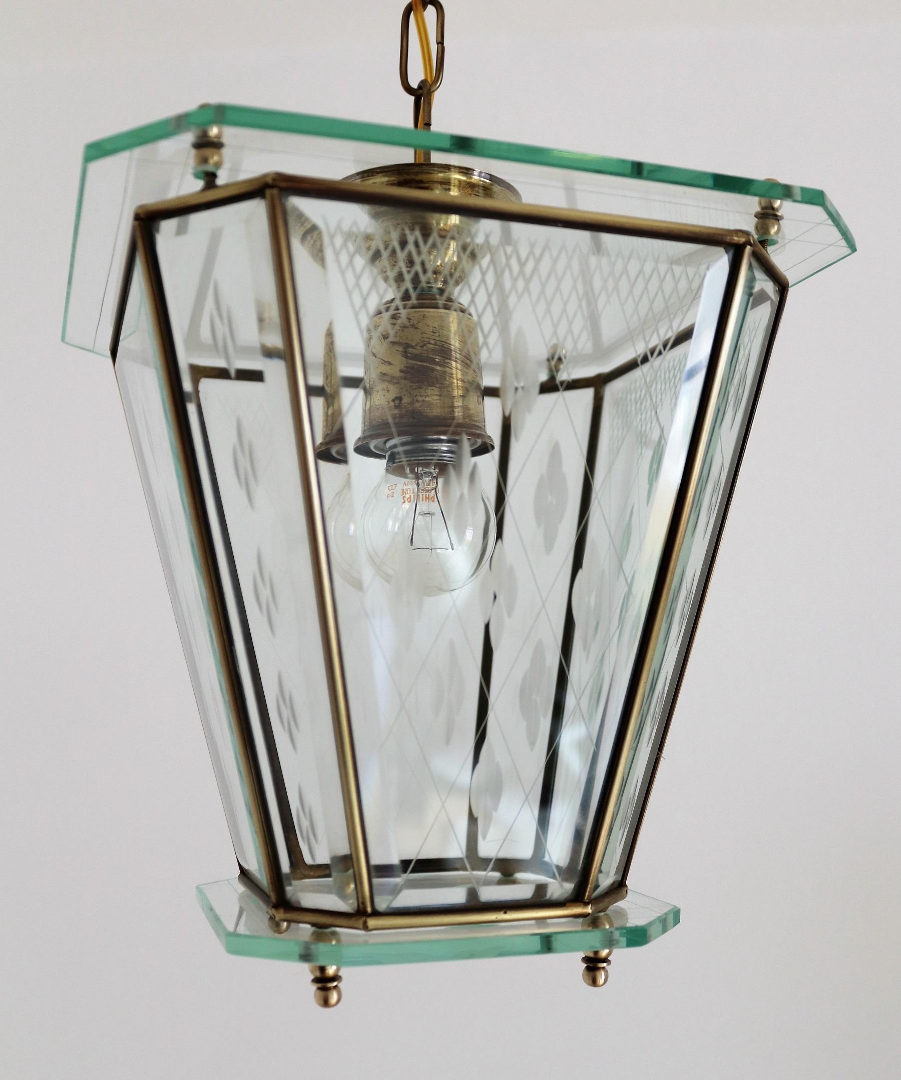 Italian Vintage Lantern in Crystal Cut Glass and Brass, 1950s For Sale 7