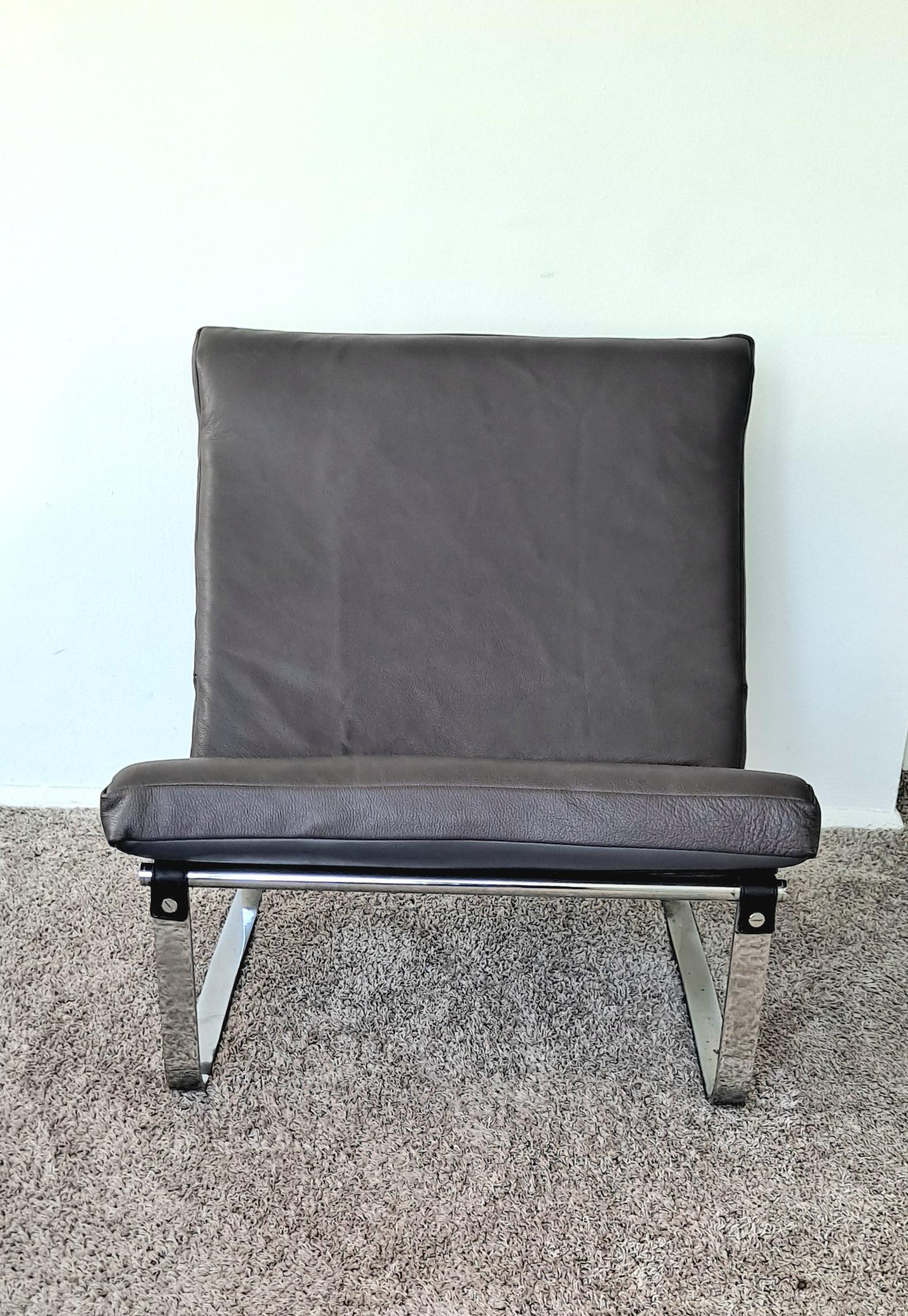 Italian Vintage Lounge Chair Design by Ico Parisi Produced for MIM Roma In Good Condition For Sale In Los Angeles, CA