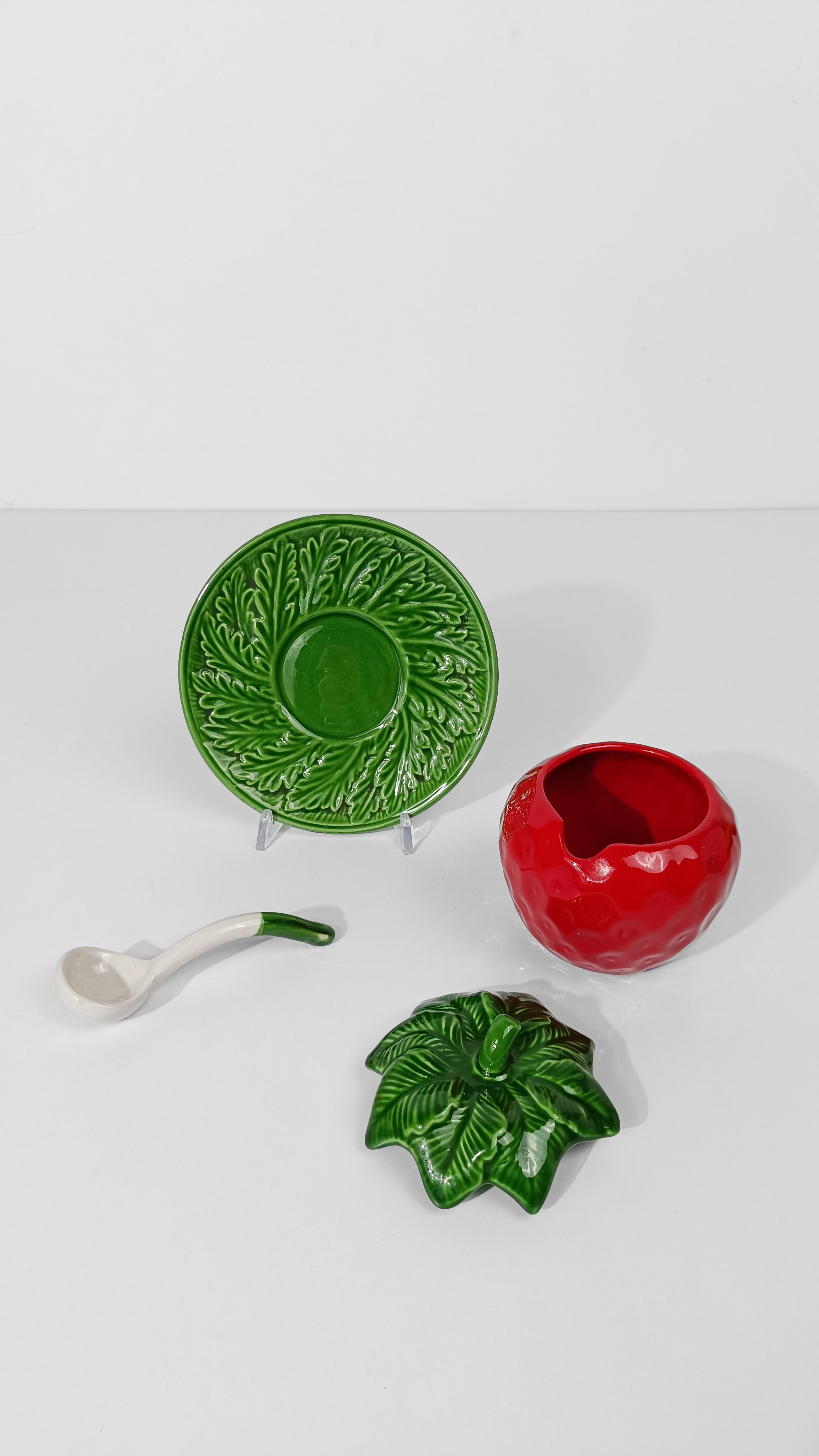 Zuccheriera in maiolica d'epoca a forma di fragola di Italica Ars in vendita 3
