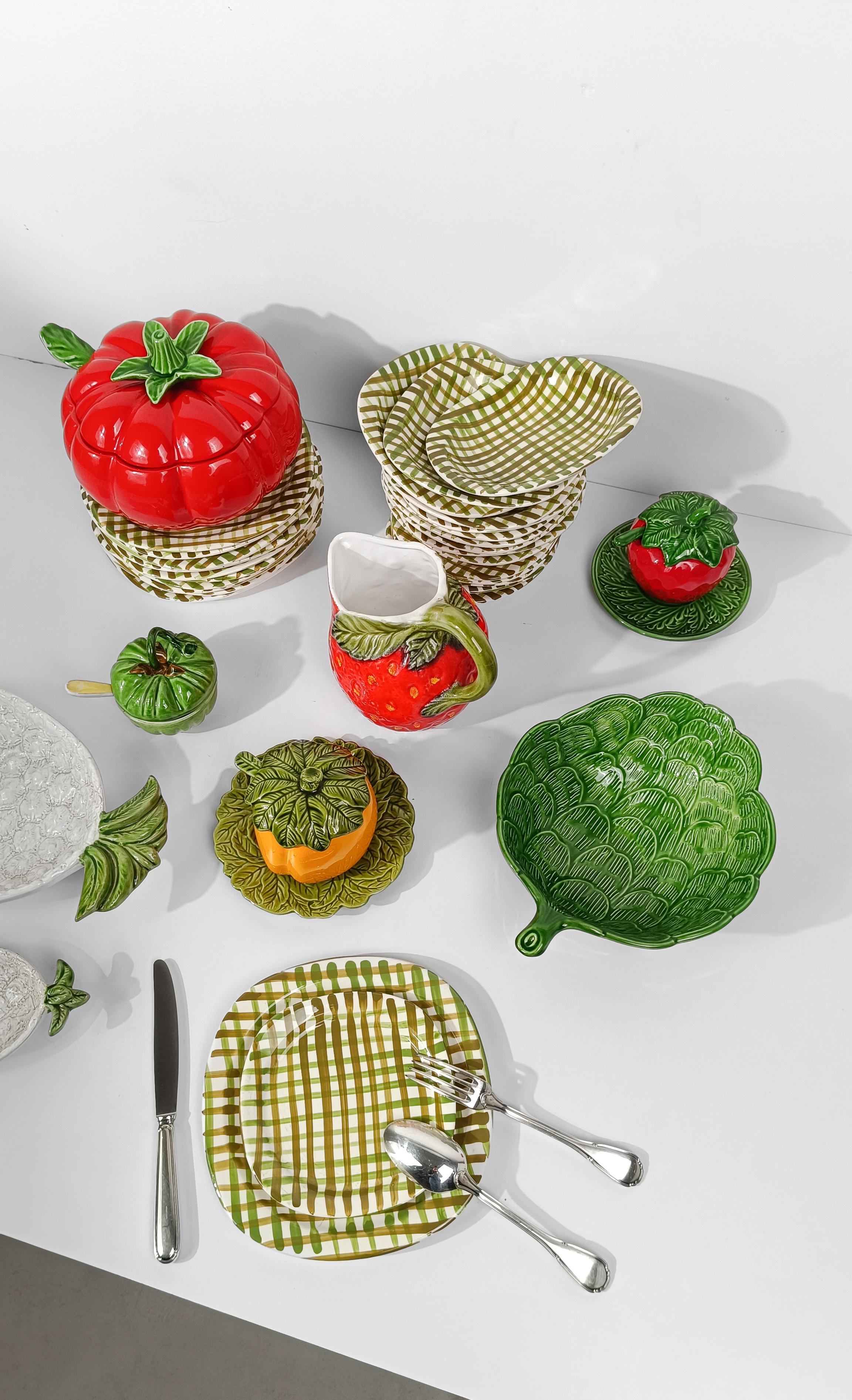 I offer for sale an extremely decorative and fun element to set your table.
Made in Italy by the company between the 70s and 80s, this jar with lid is attributable to a successful series that included many tableware items in the shape of fruit and