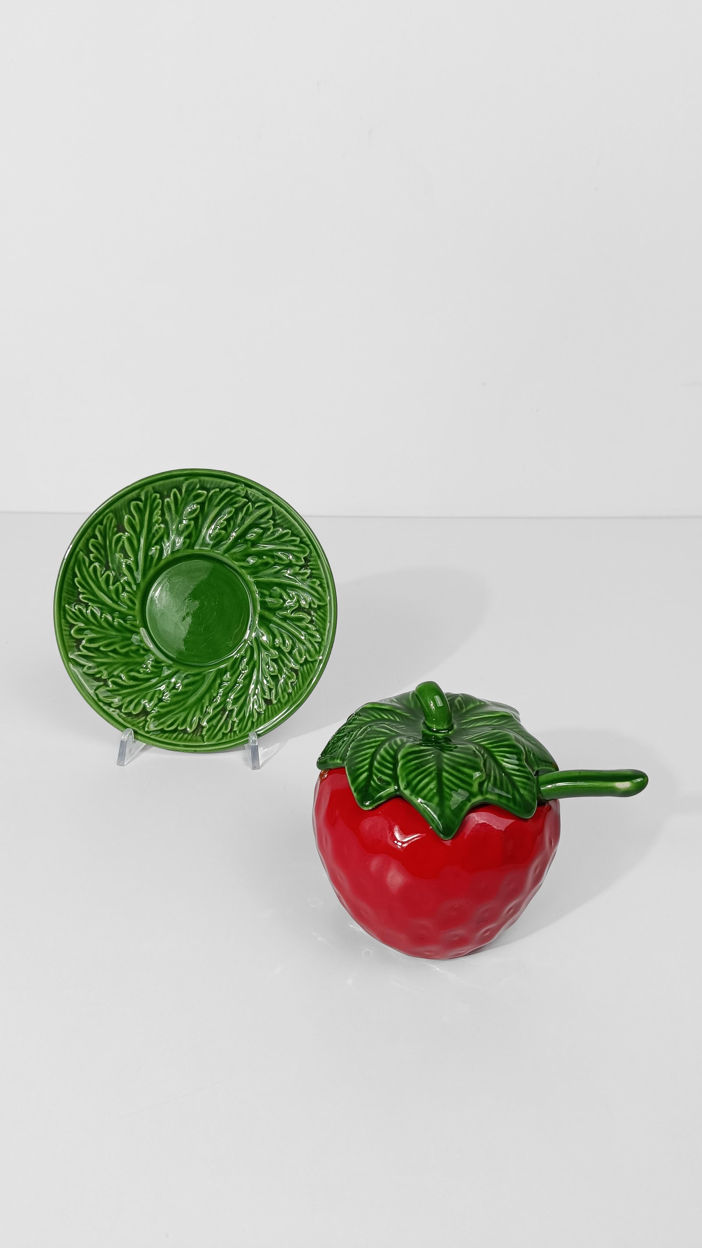 Ceramica Zuccheriera in maiolica d'epoca a forma di fragola di Italica Ars in vendita